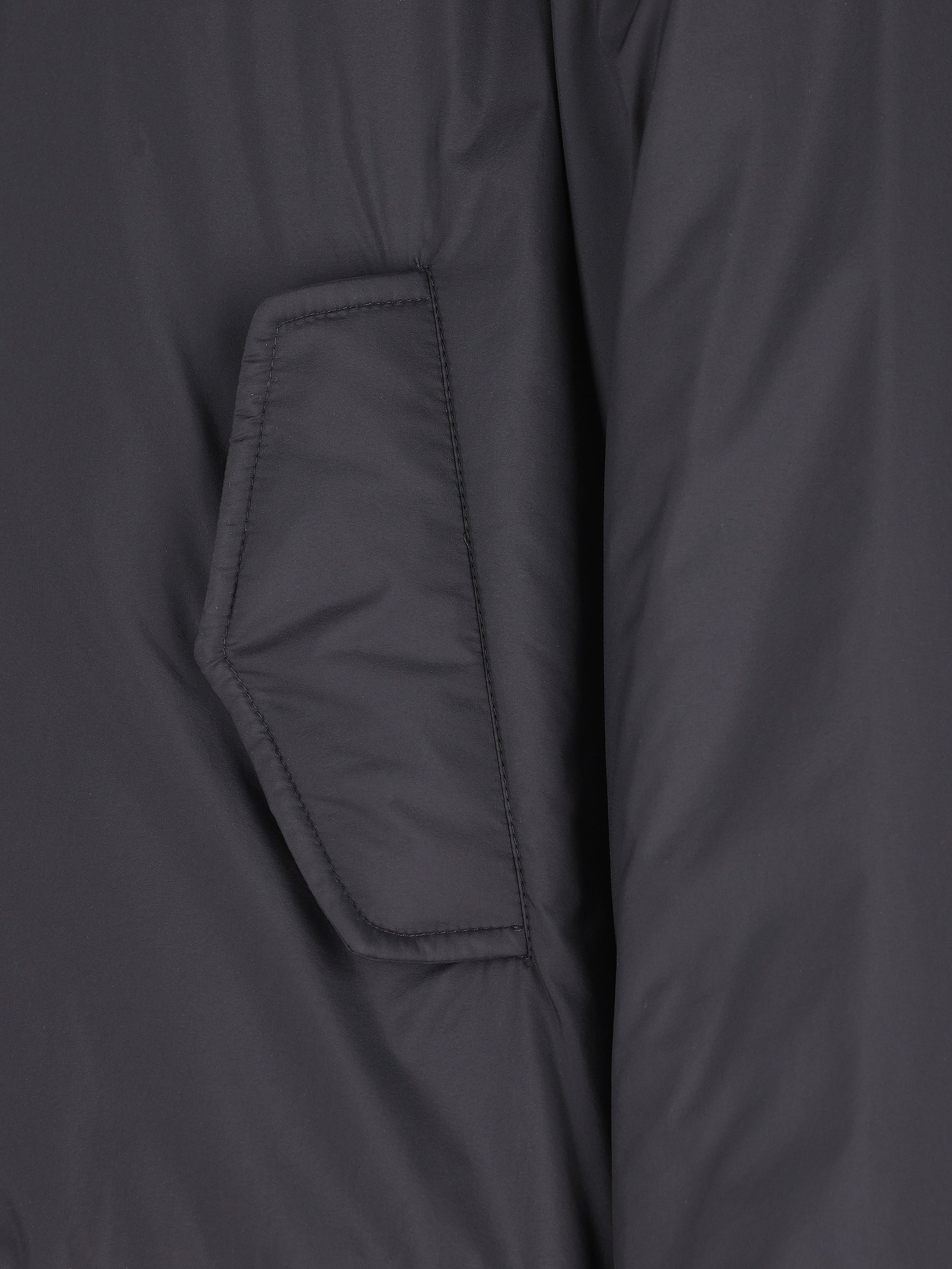Giacca realizzata in poliammide. GC000114U 12456Z9200 HERNO 