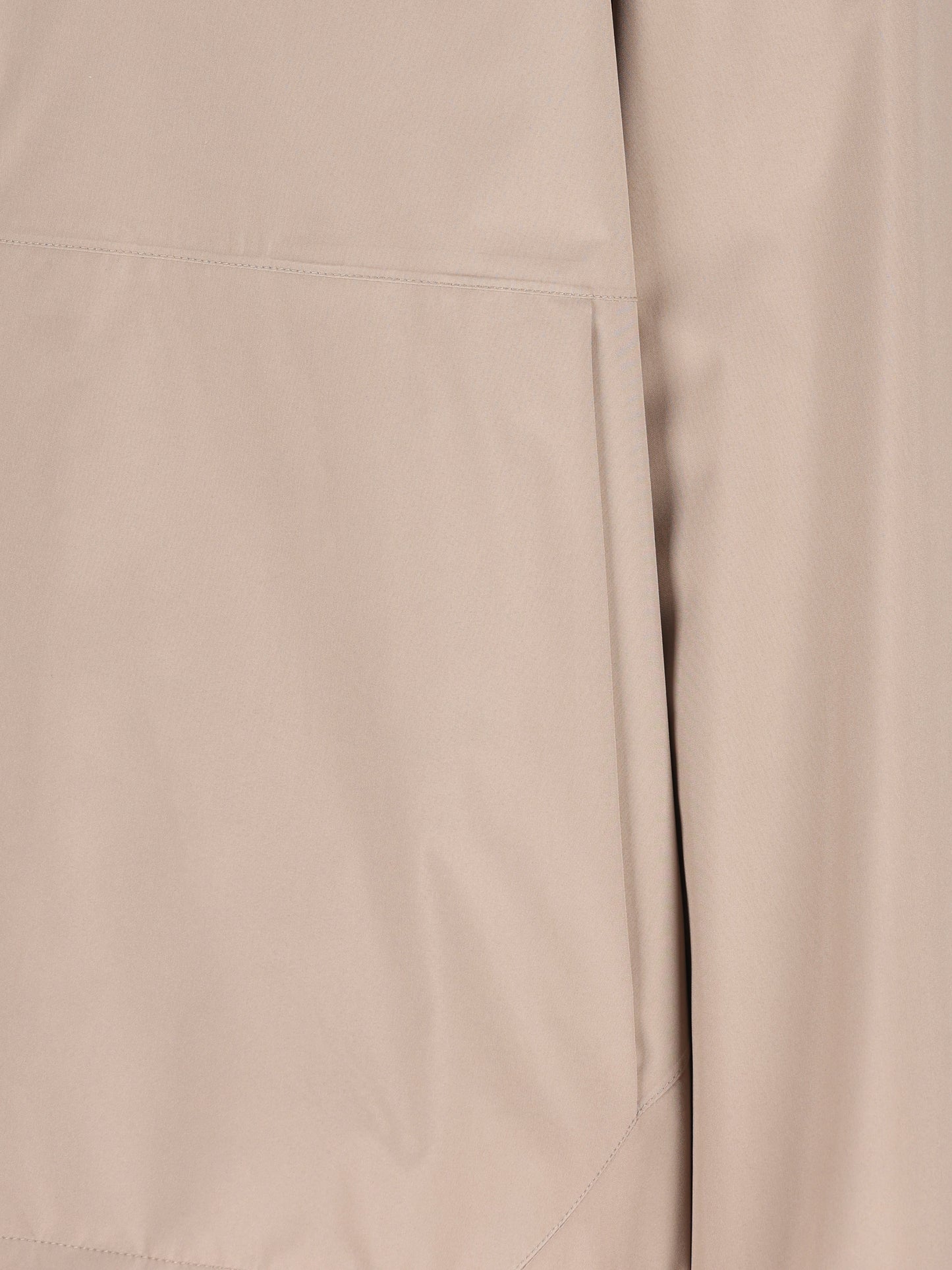 Giacca realizzata in poliammide ed elastan. GI000618U 128362600 HERNO 
