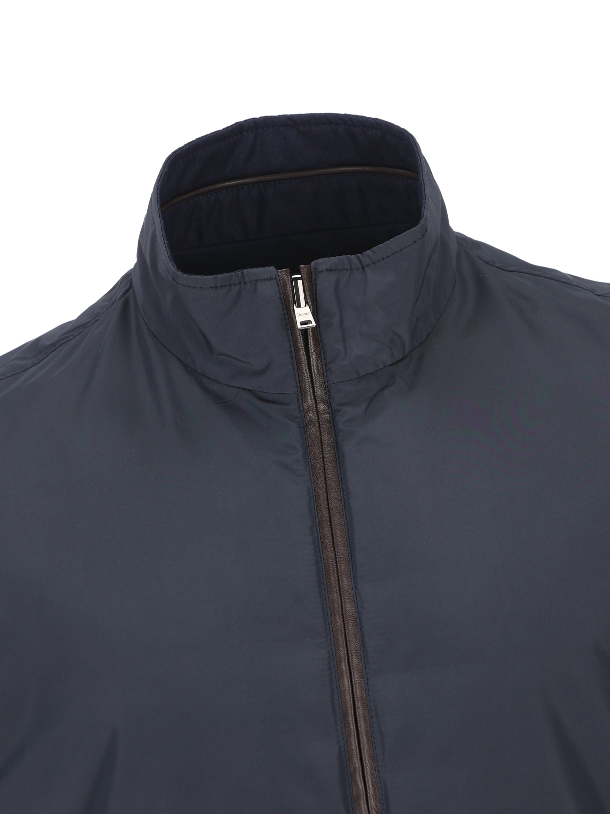 Gilet realizzato in cashmere e seta. GI000636U 381279200 HERNO 