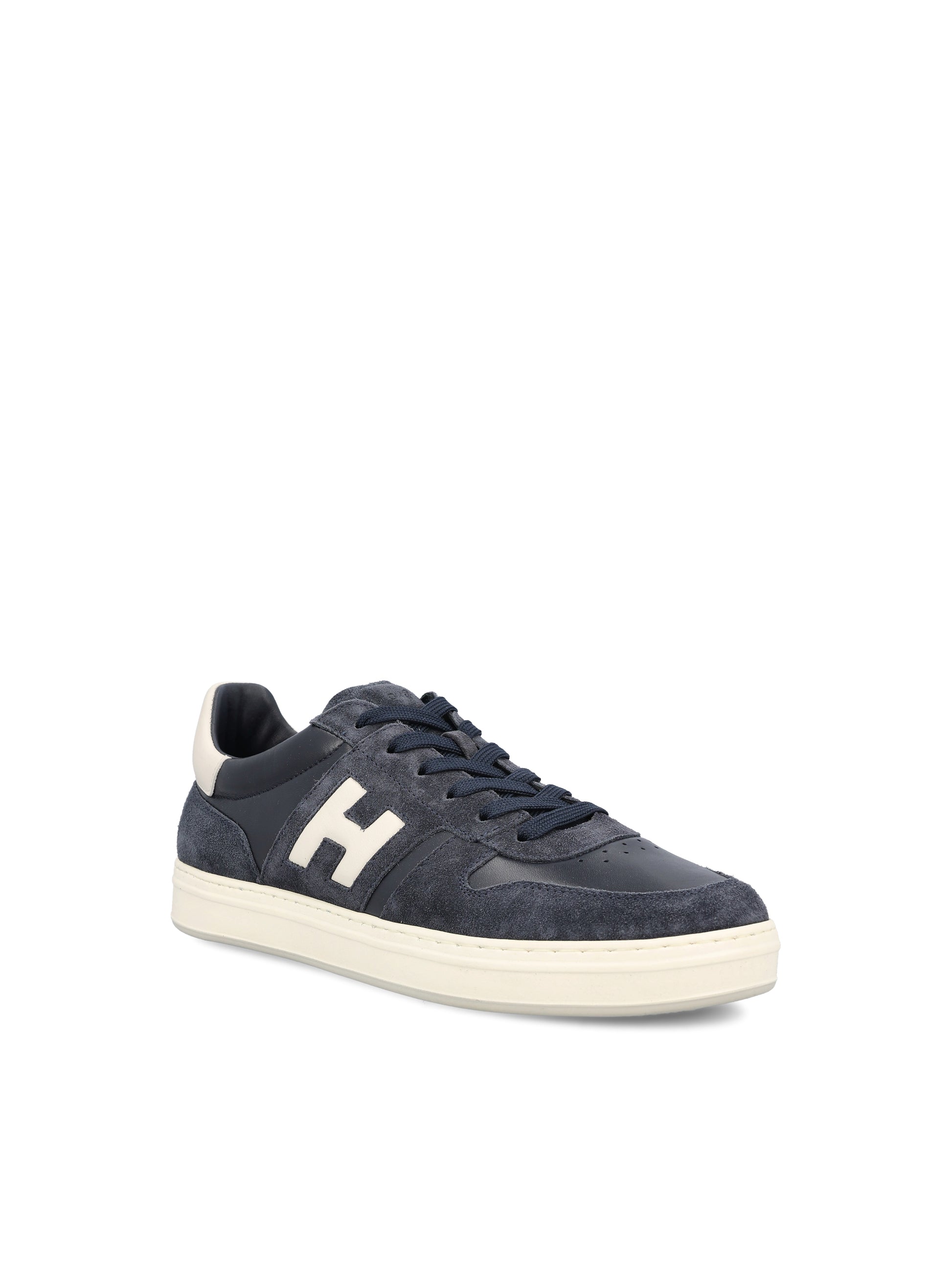 Sneakers realizzate in pelle scamosciata. HXM6680FZ00UHC 01VU HOGAN 