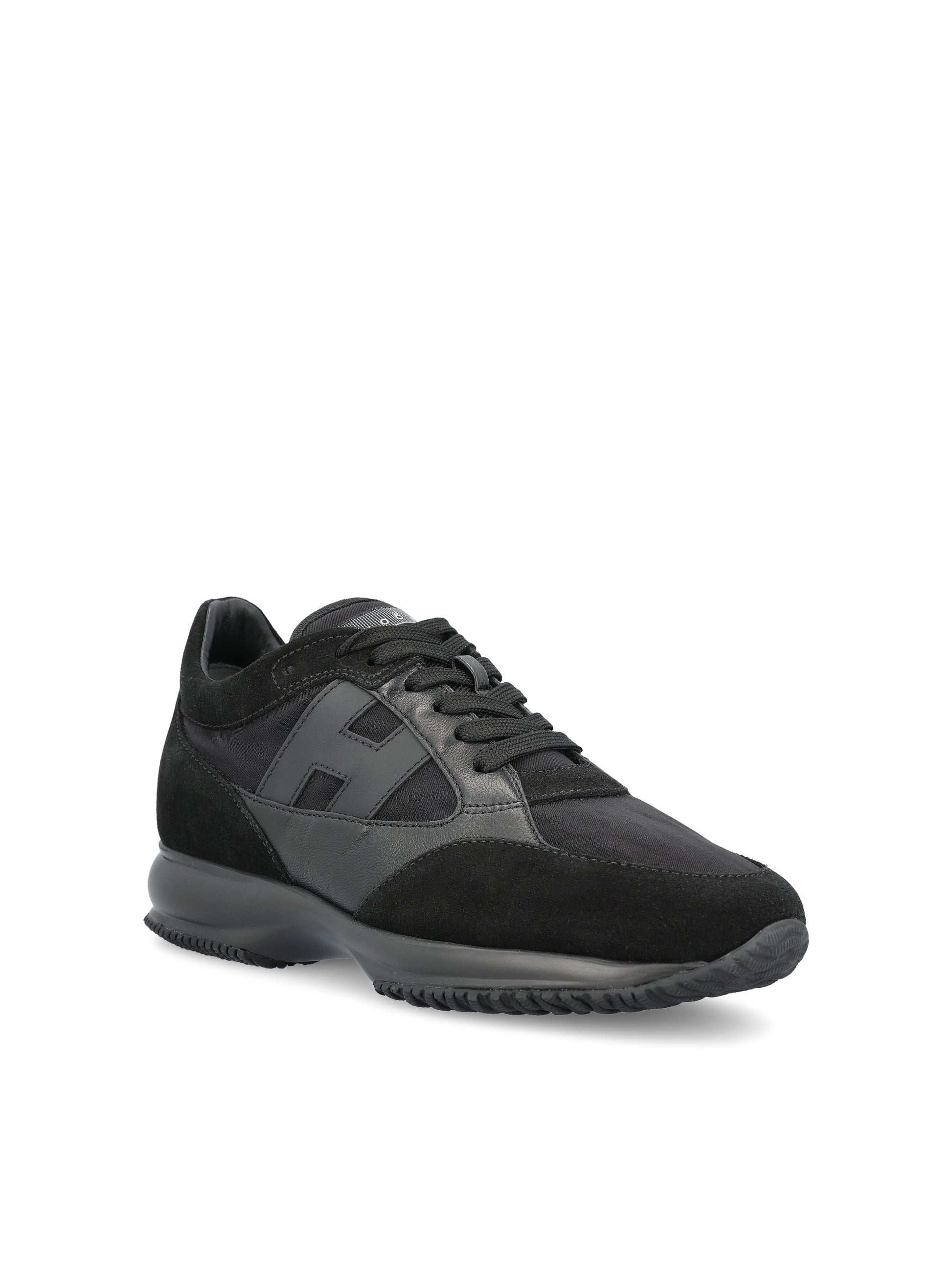 Sneakers realizzate in pelle scamosciata. HXW7130GC80UZA B999 HOGAN 