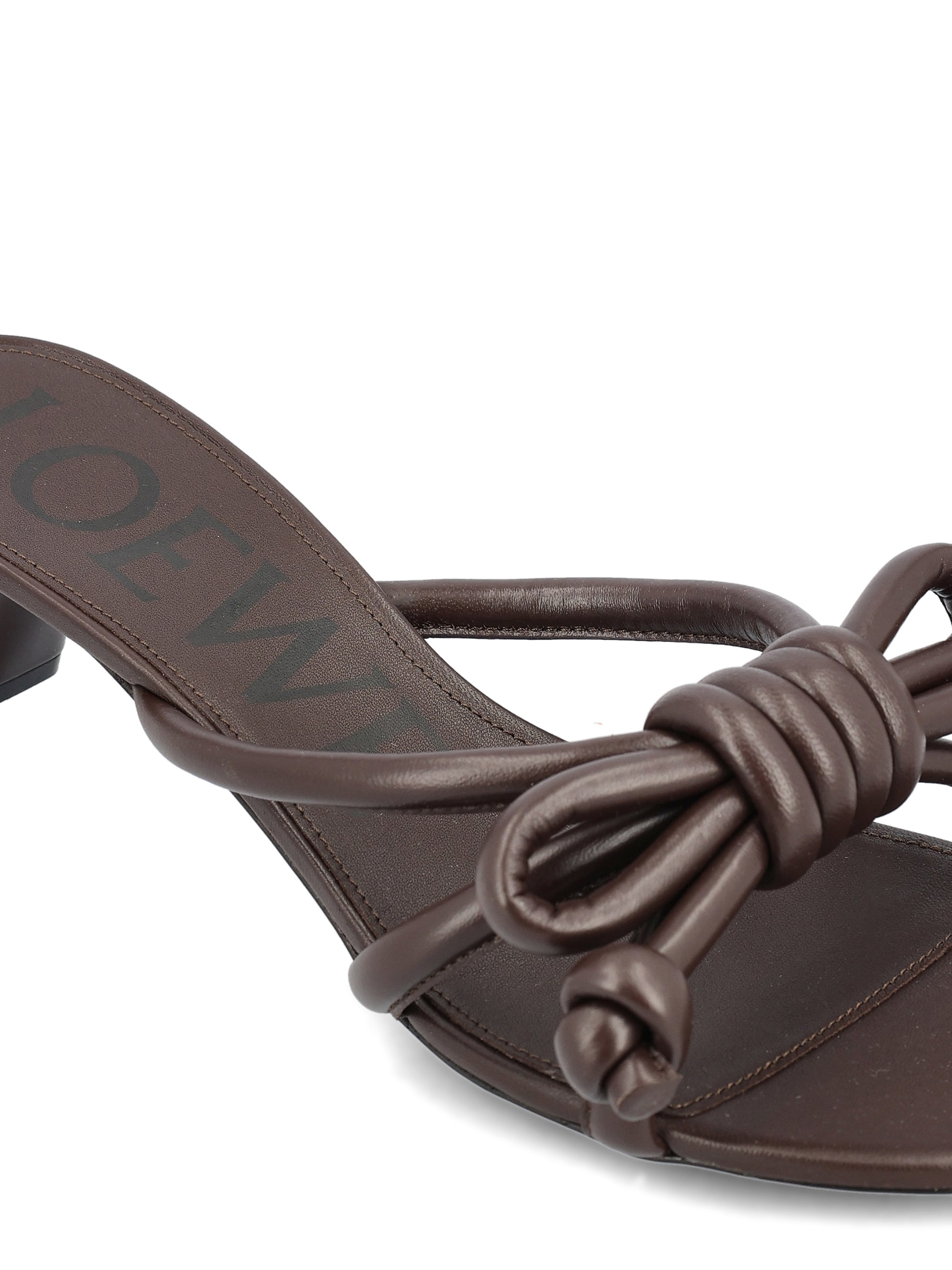 Sandalo realizzato in pelle di agnello. LLSP465X10 0018 LOEWE 