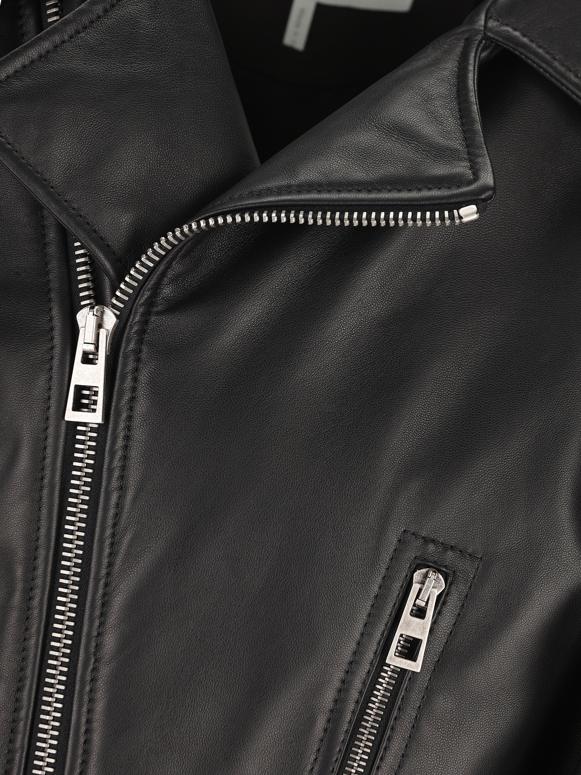 Giacca realizzata in pelle. S359Y34L93 1100 LOEWE 