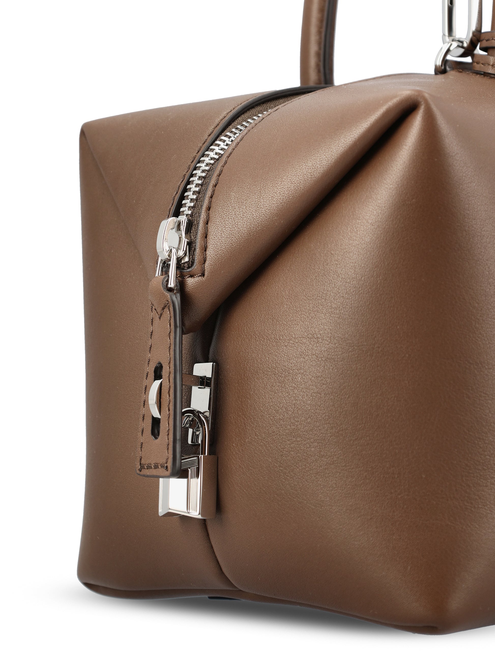 Bauletto realizzato in pelle naturale. 2614511041600 029 MAX MARA 