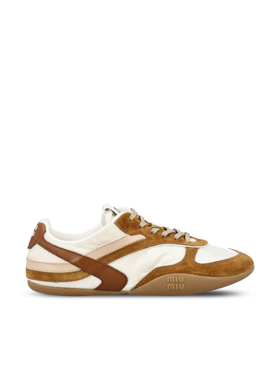 Sneakers realizzate in poliammide riciclata. 5E428E 71LF0TBK MIU MIU 