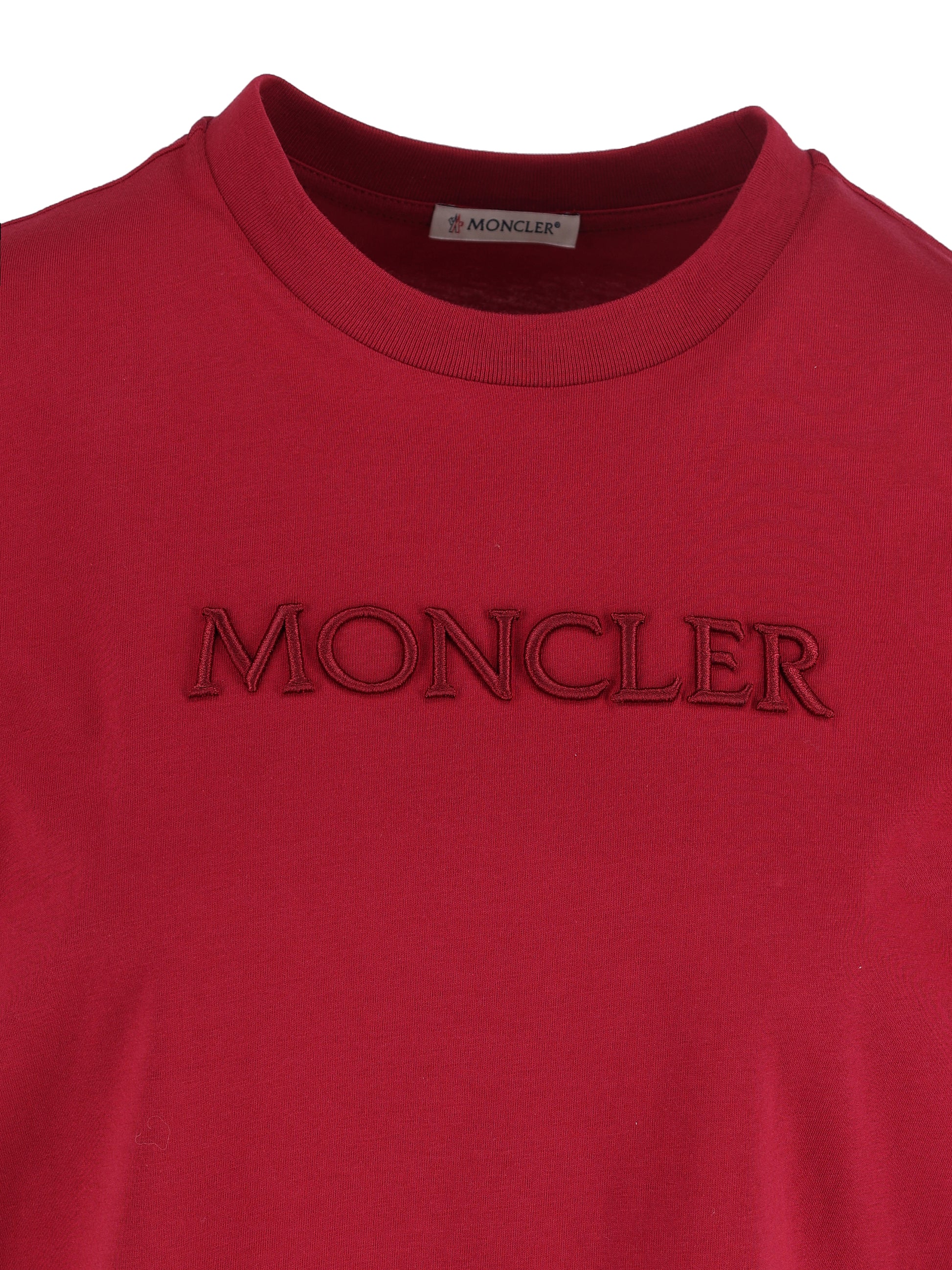 T-Shirt realizzata in cotone. W8C00021 89AUO438 MONCLER 