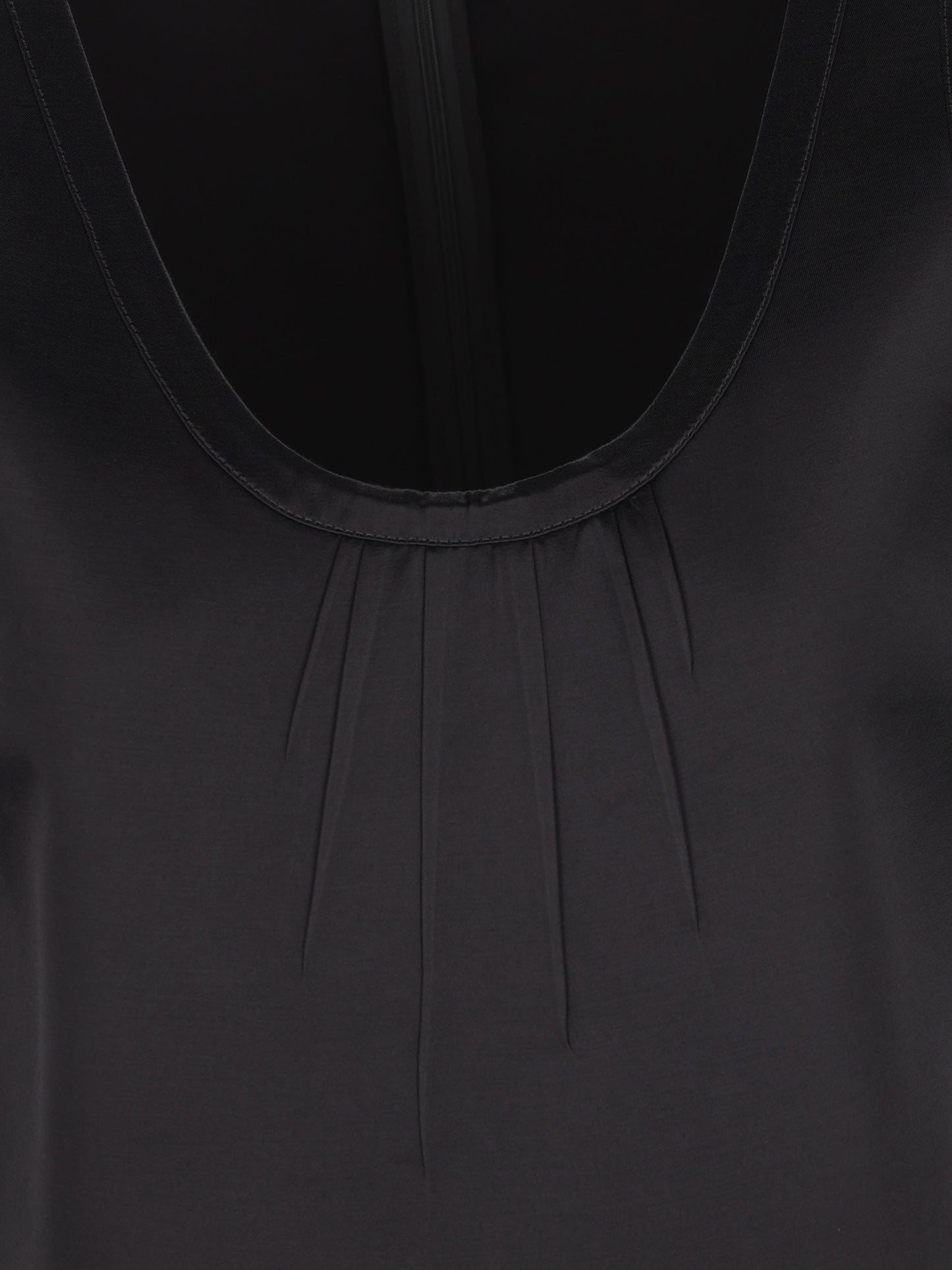 Top realizzato in viscosa. 863984 Y1K441000 SAINT LAURENT 