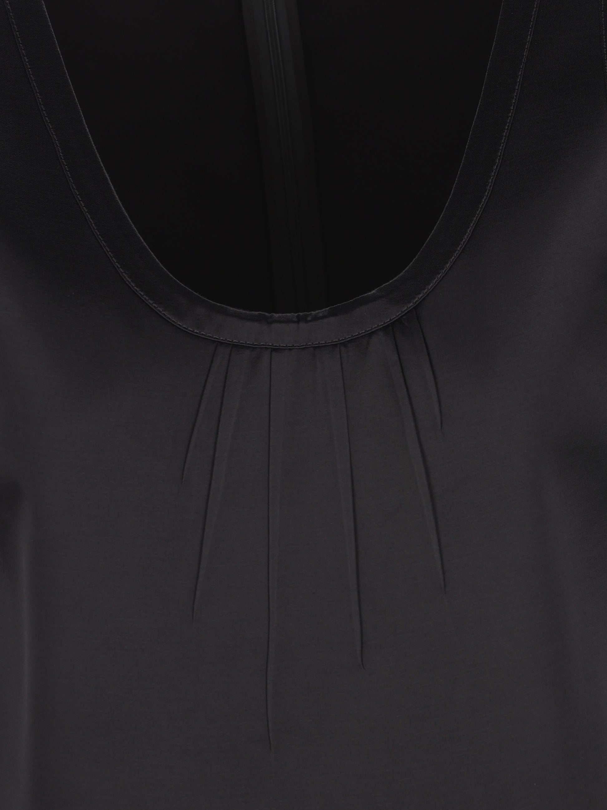 Top realizzato in viscosa. 863984 Y1K441000 SAINT LAURENT 
