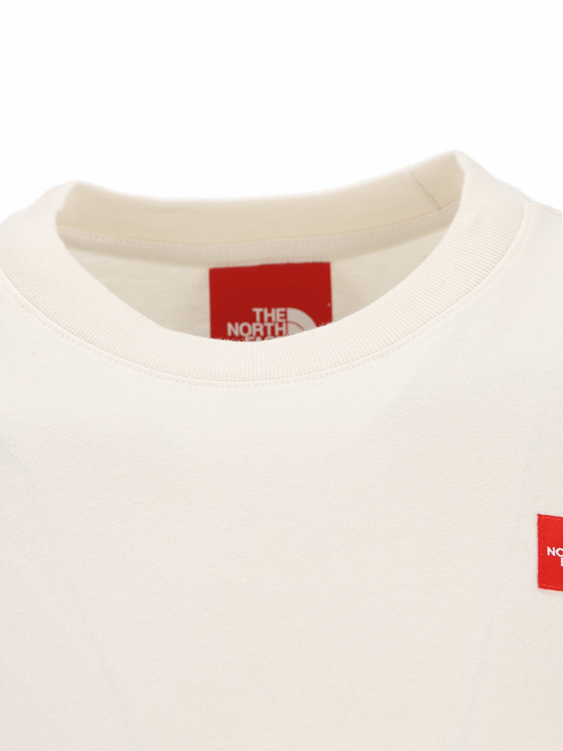 T-Shirt realizzata in cotone. NF0A8EG5 QLI1 THE NORTH FACE 