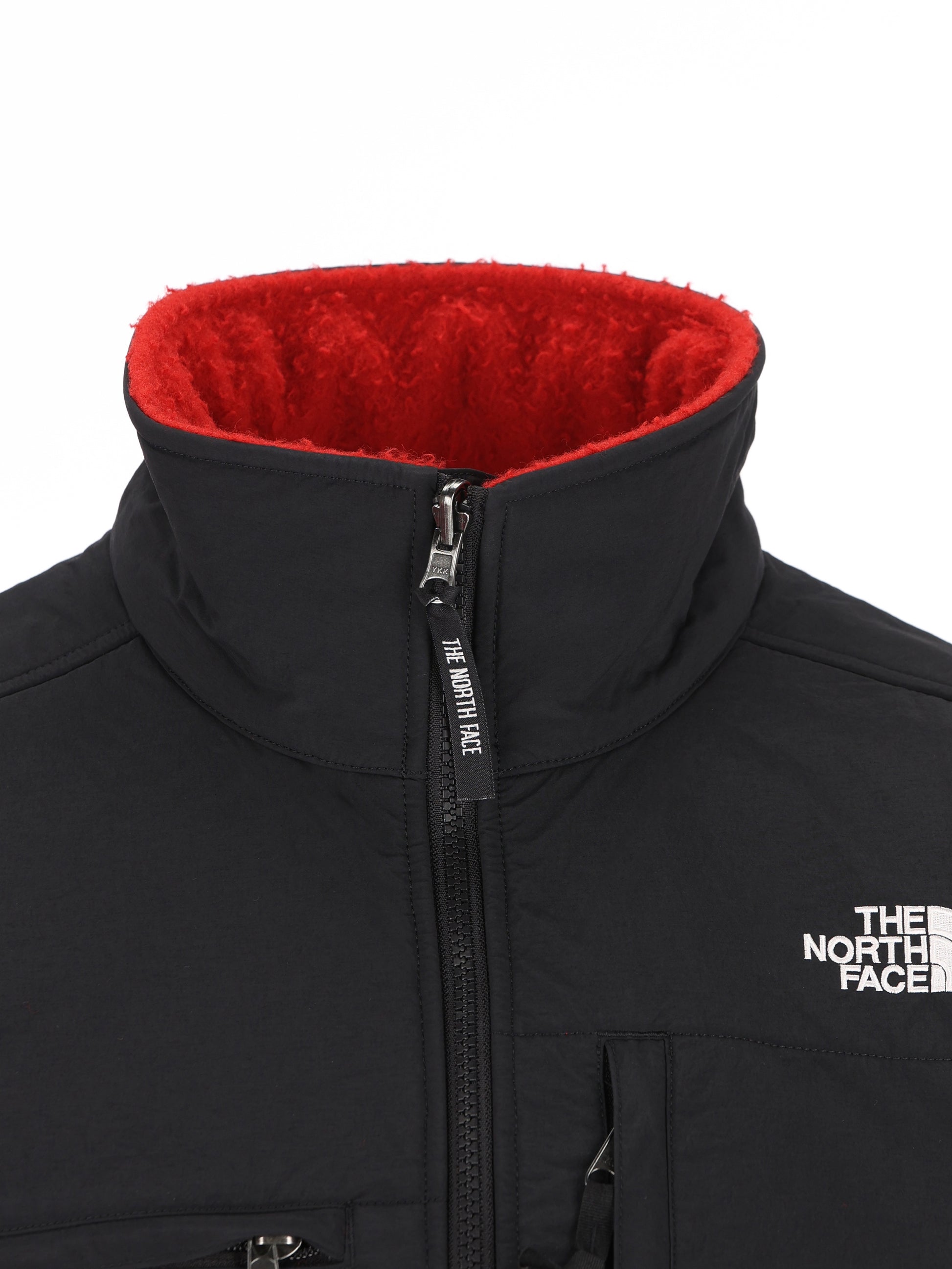 Giacca realizzata in nylon riciclato. NF0A8FH2 6821 THE NORTH FACE 