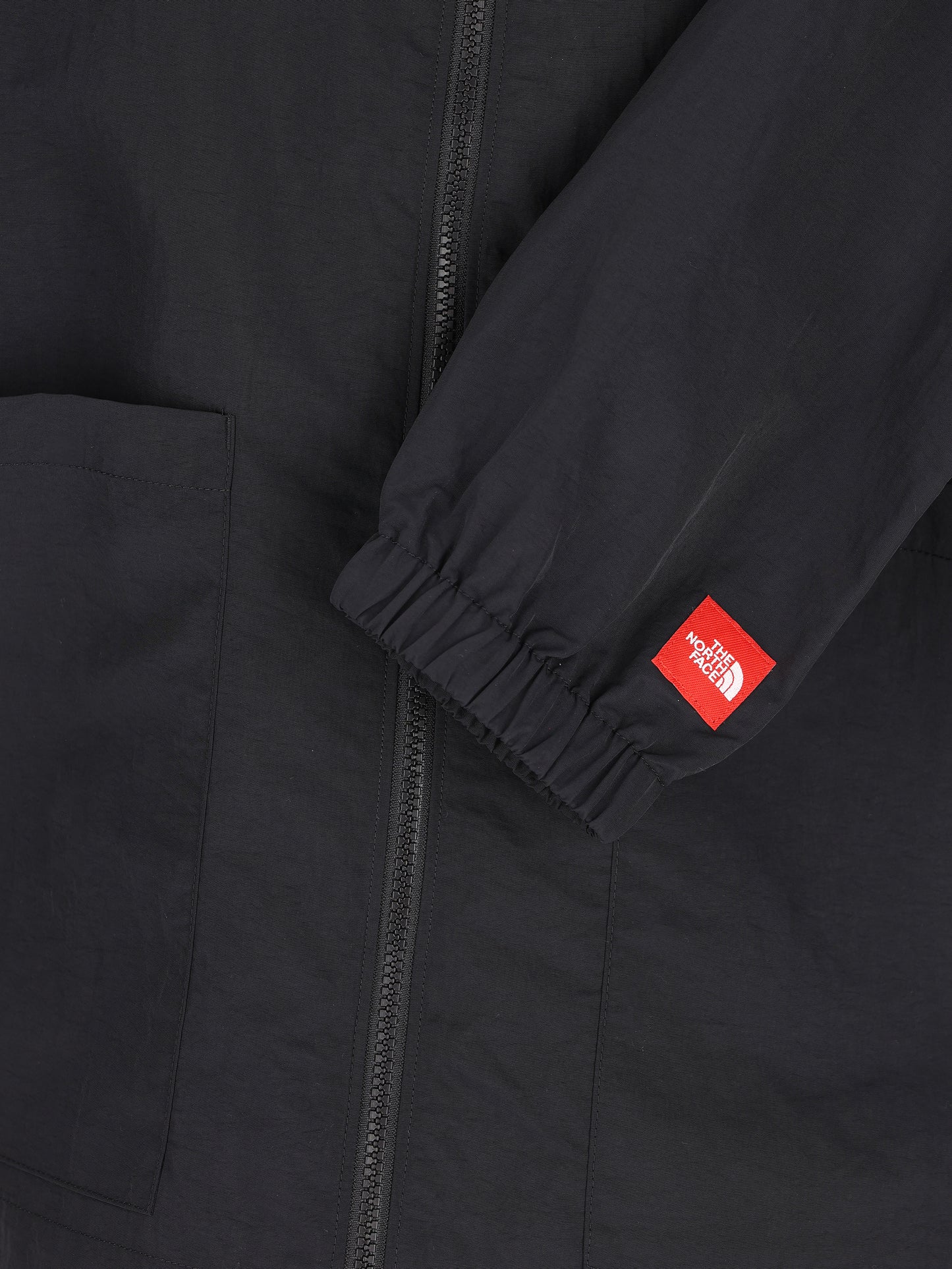 Giacca a camicia realizzata in nylon. NF0A8FHC JK31 THE NORTH FACE 