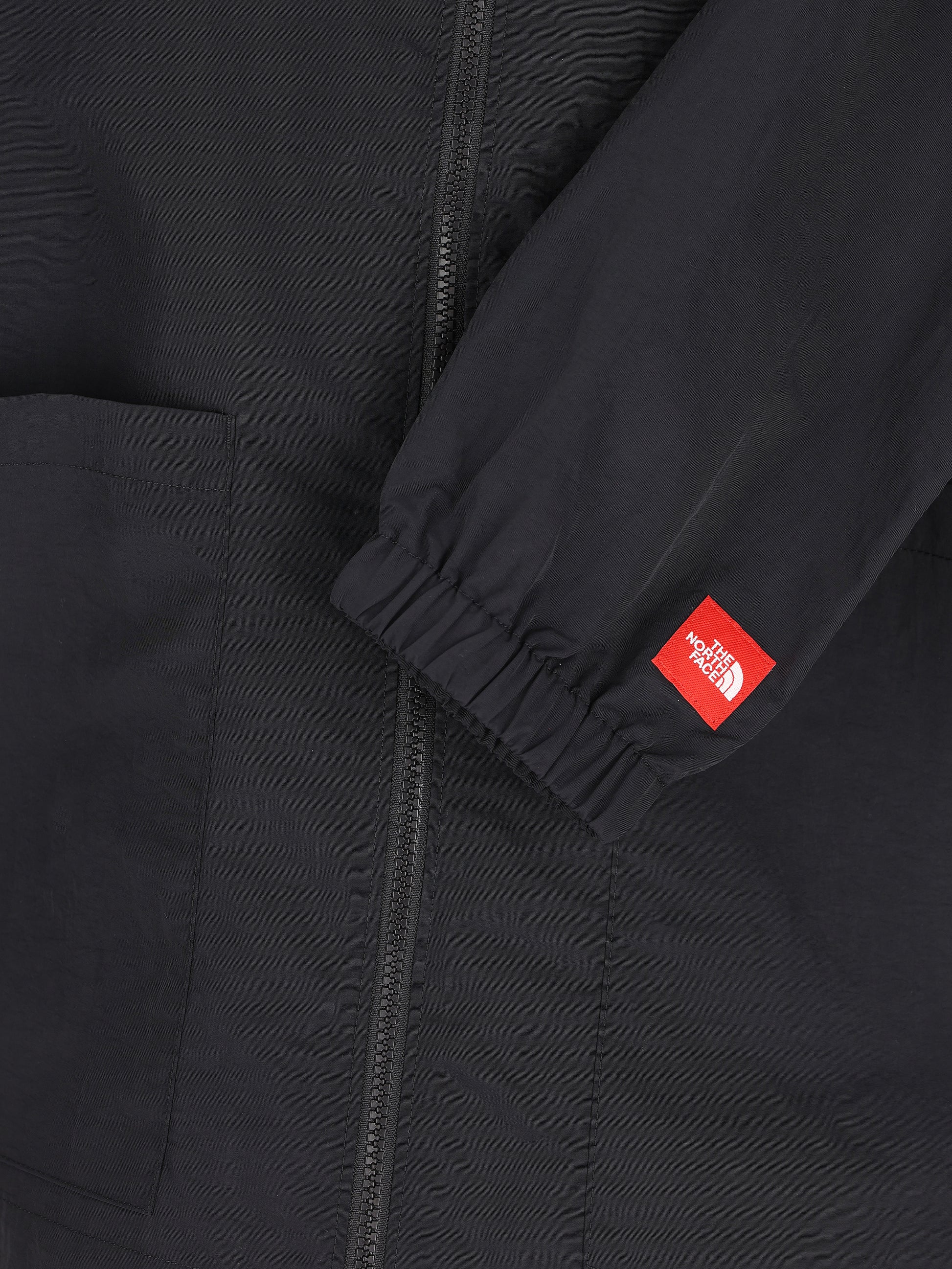 Giacca a camicia realizzata in nylon. NF0A8FHC JK31 THE NORTH FACE 