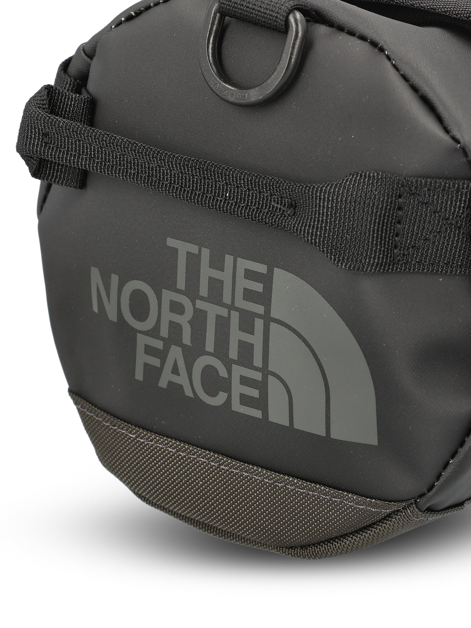 Borsone realizzato in poliestere riciclato. NF0A8GJ8 KT01 THE NORTH FACE 