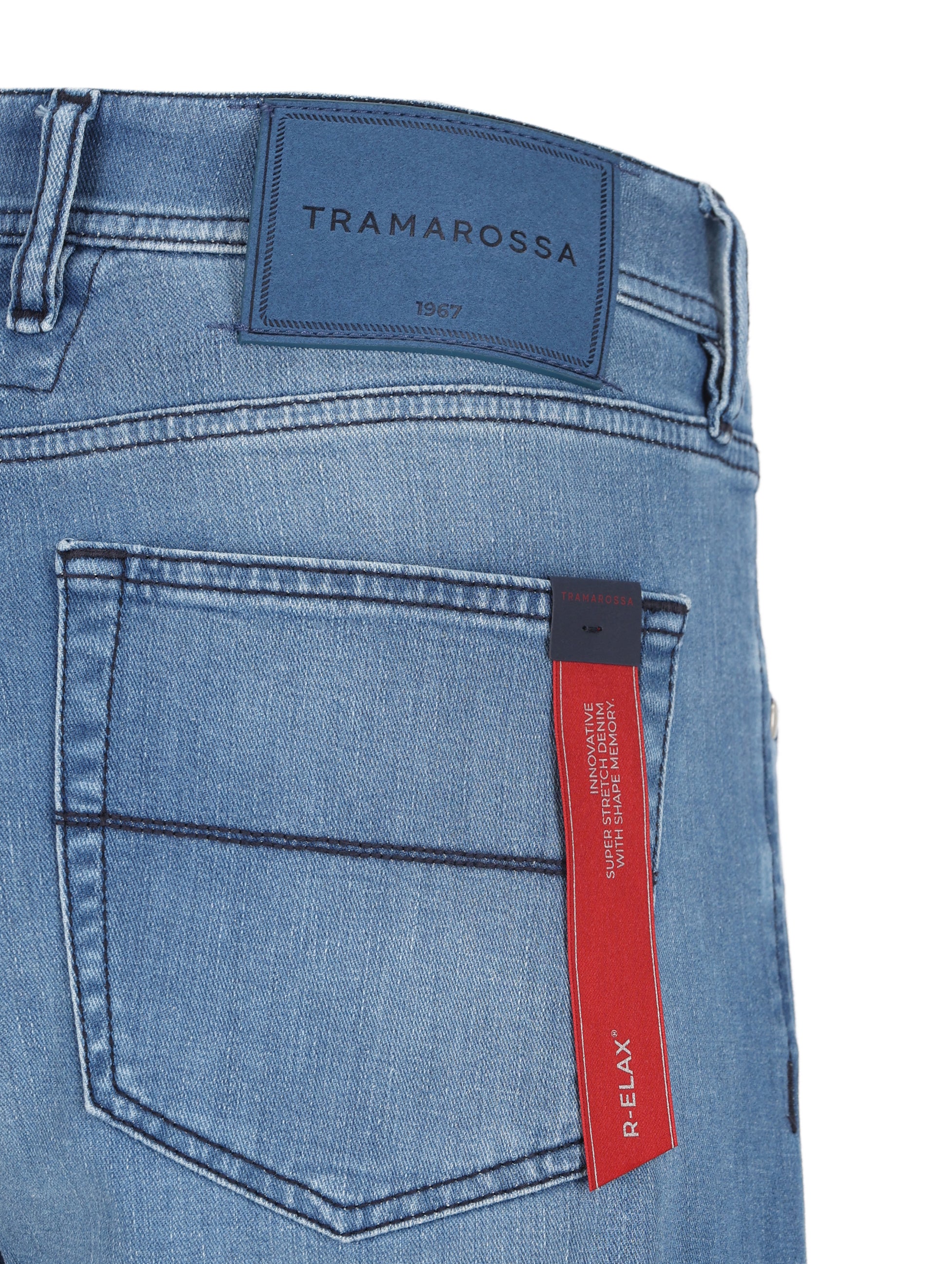 Pantaloni realizzati in cotone. MICHELANGELO DBCSBLUE TRAMAROSSA 