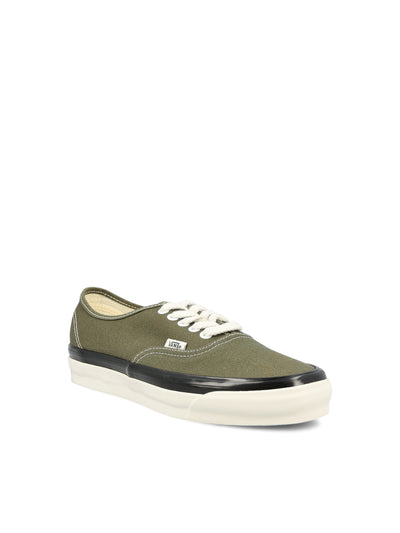 Sneakers realizzate in tela. VN000EFZOLV1 VNOLV VANS 