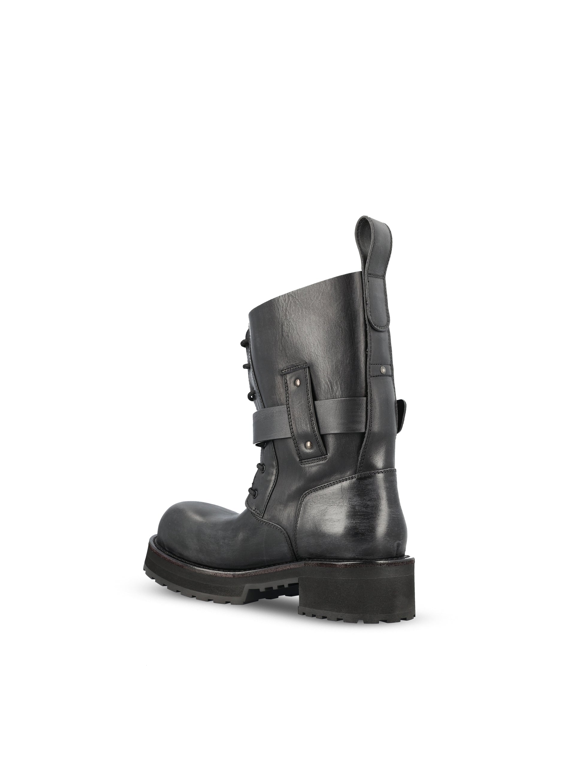 Stivali realizzati in pelle di vitello. 873427 WBEQ41081 BALENCIAGA 