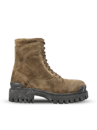 Stivale realizzato in pelle di vitello. 873536 WCB433281 BALENCIAGA 