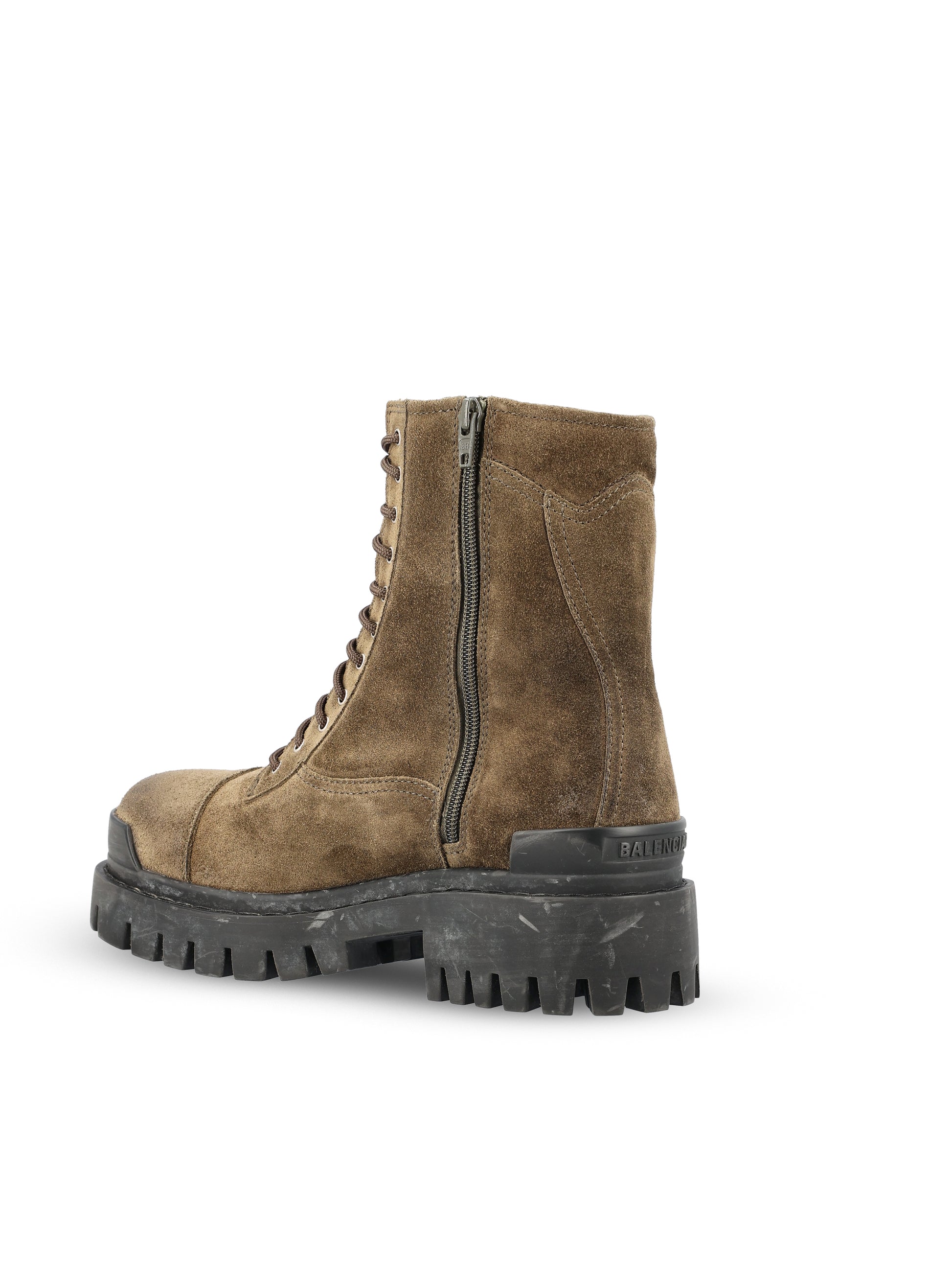 Stivale realizzato in pelle di vitello. 873536 WCB433281 BALENCIAGA 