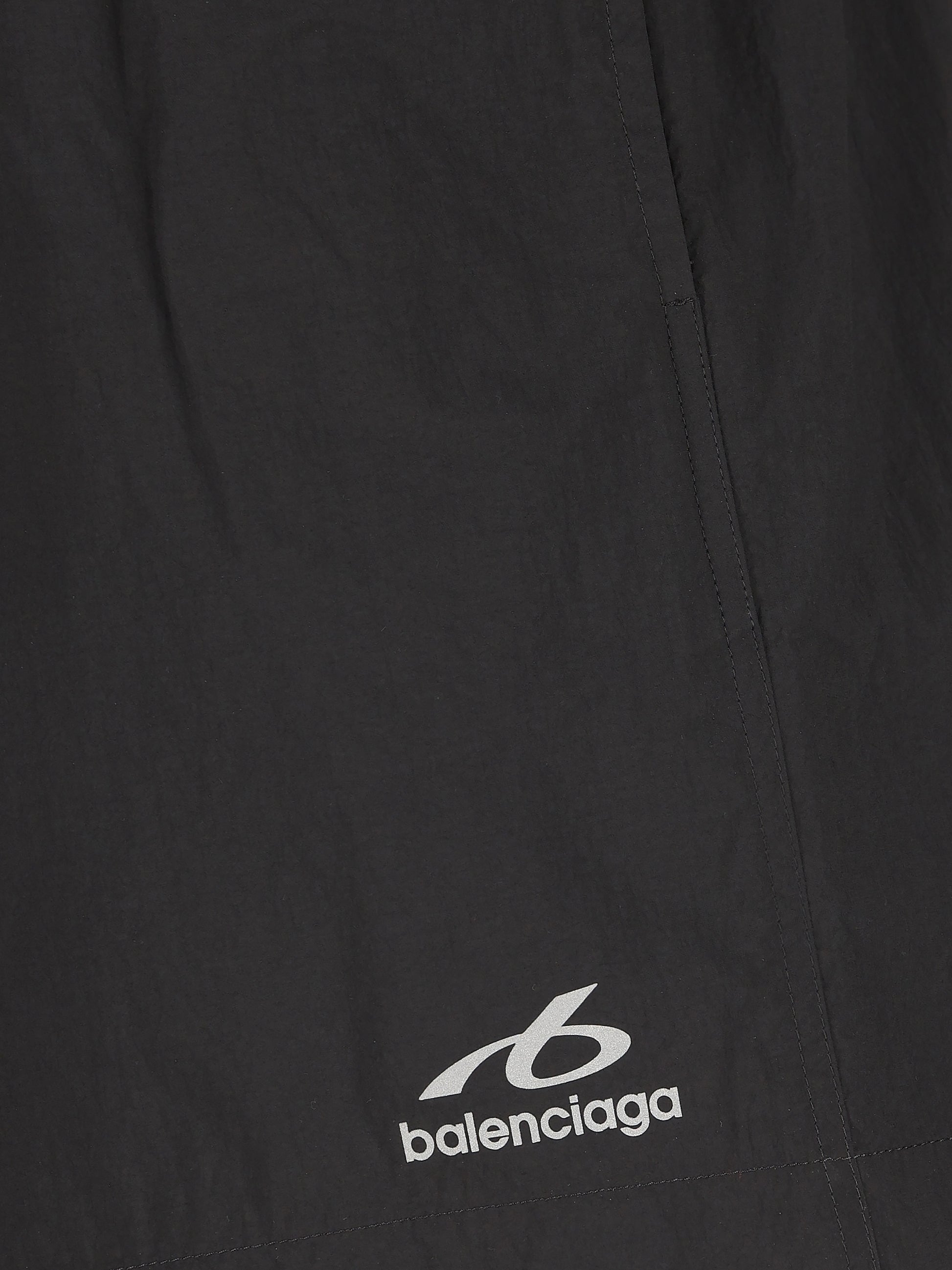 Shorts realizzati in poliammide. A001NP 4G4B21000 BALENCIAGA 