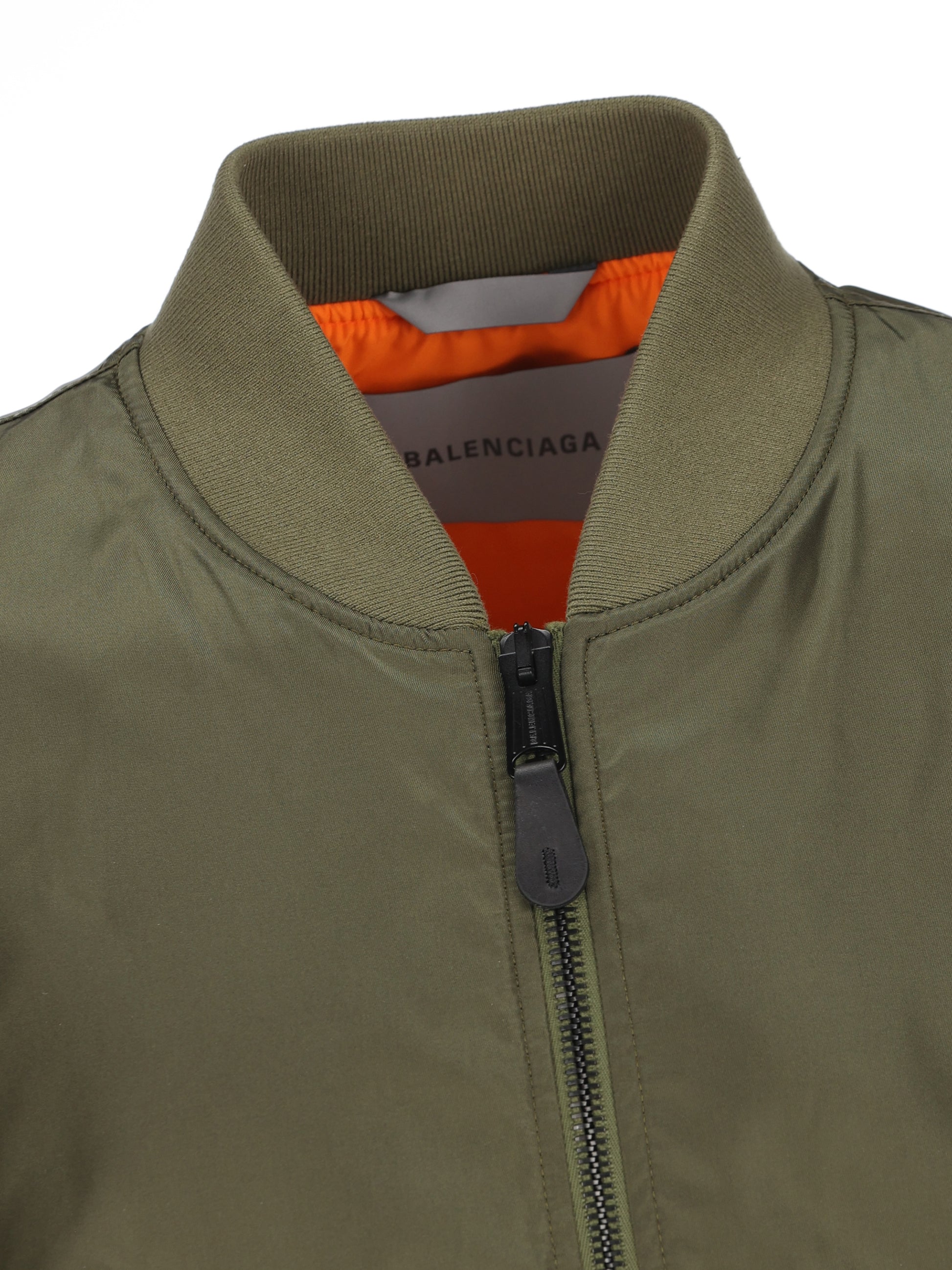 Bomber realizzato in tessuto tecnico. A001YL TUO212840 BALENCIAGA 