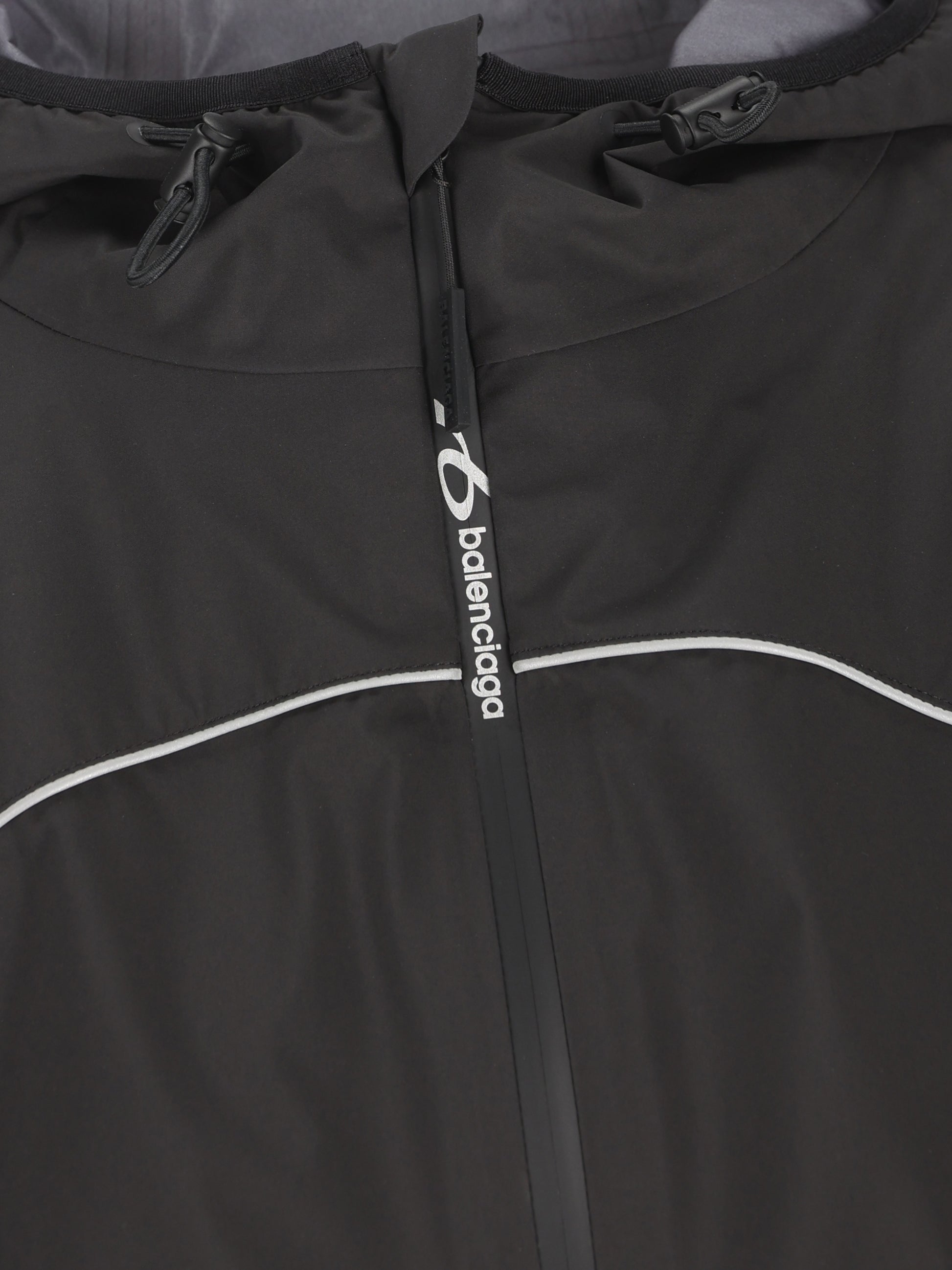 Giacca realizzata in tessuto tecnico. A0029X TUO411000 BALENCIAGA 