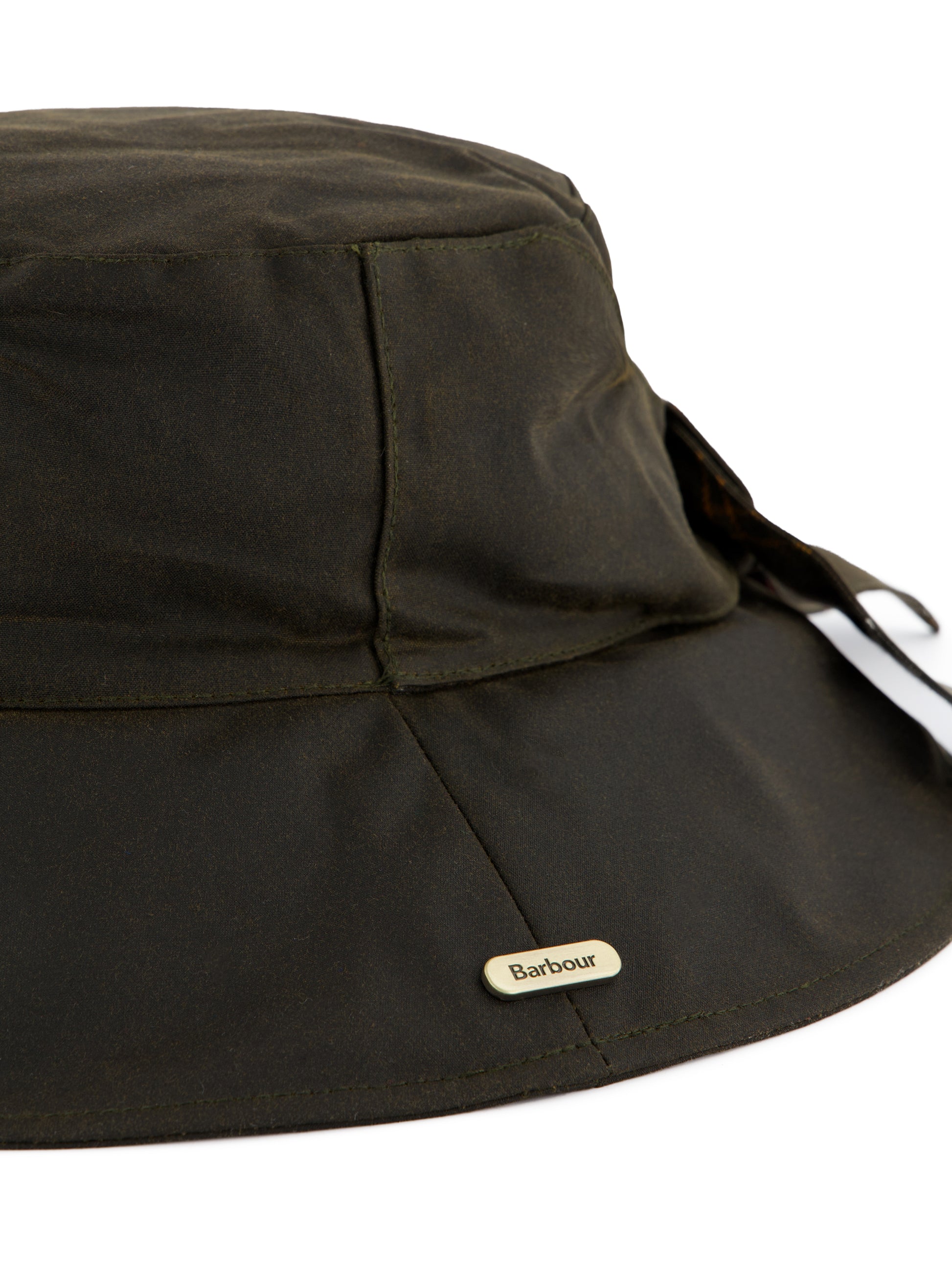 Cappellino realizzato in cotone cerato. LHA0394 LHAOL72 BARBOUR 