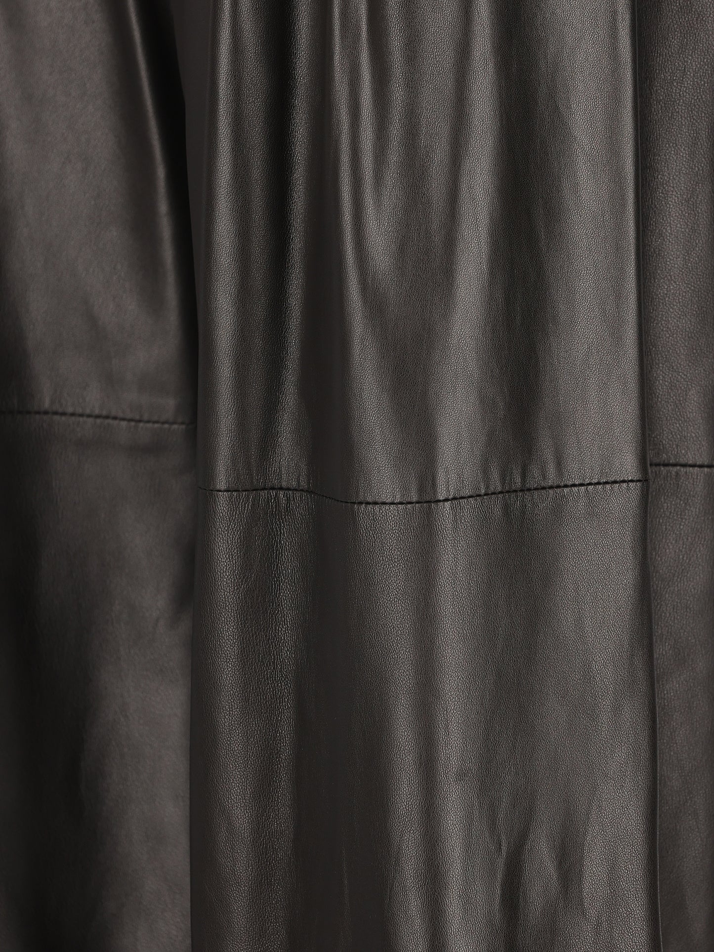 Pantalone realizzato in pelle. M0BURP9362 C101 BRUNELLO CUCINELLI 
