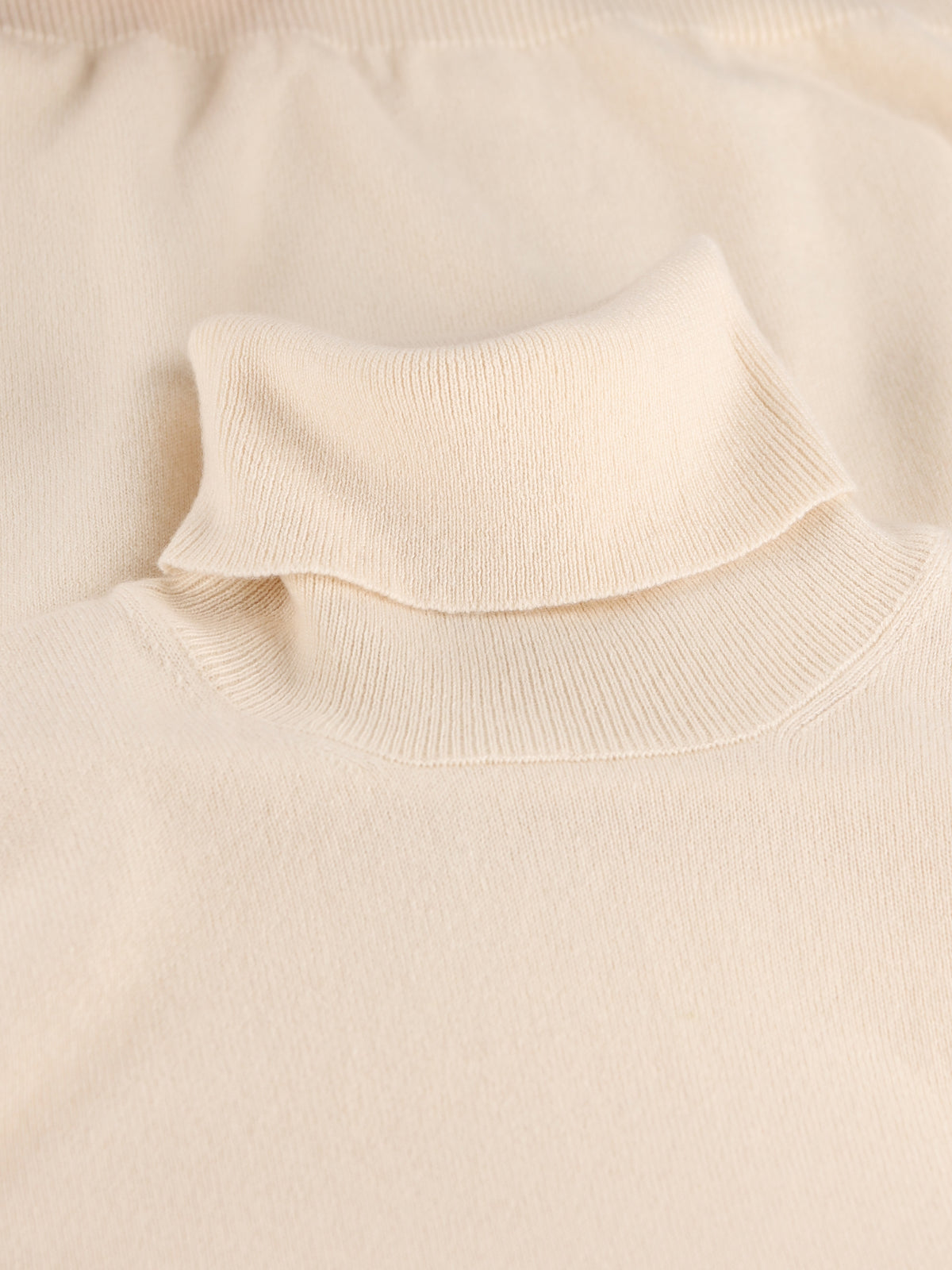 Maglia realizzata in cashmere. M2200103 CEP23 BRUNELLO CUCINELLI 