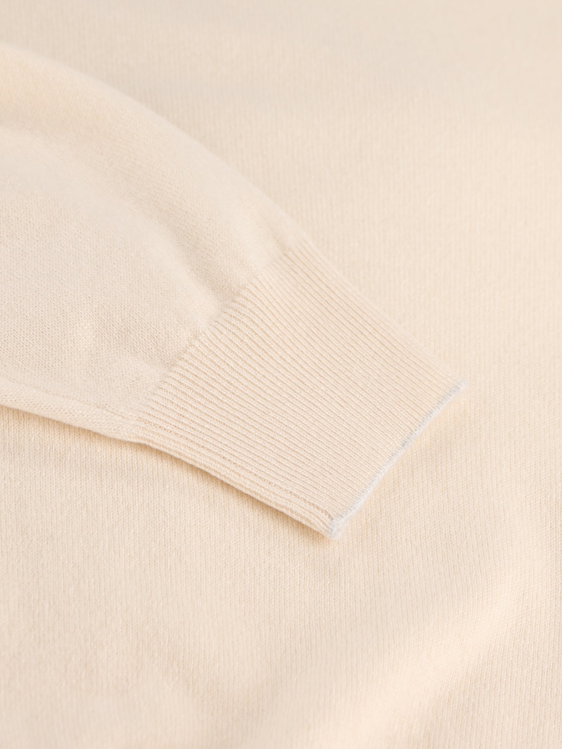 Maglia realizzata in cashmere. M2200103 CEP23 BRUNELLO CUCINELLI 