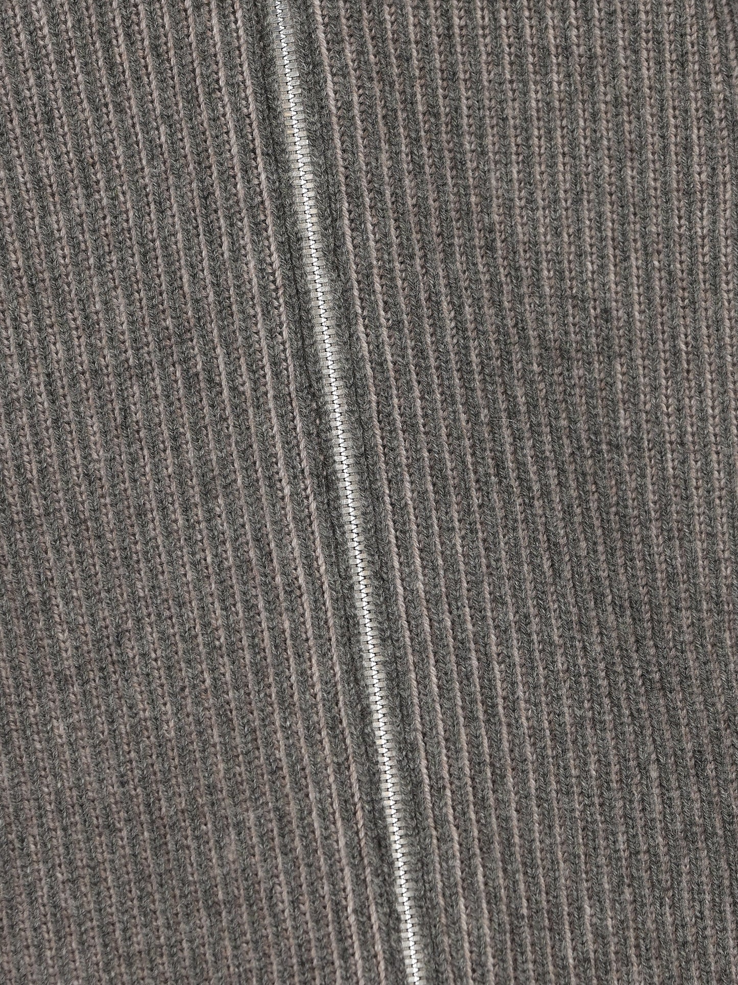 Cardigan realizzato in cashmere. M22700506 CDC15 BRUNELLO CUCINELLI 