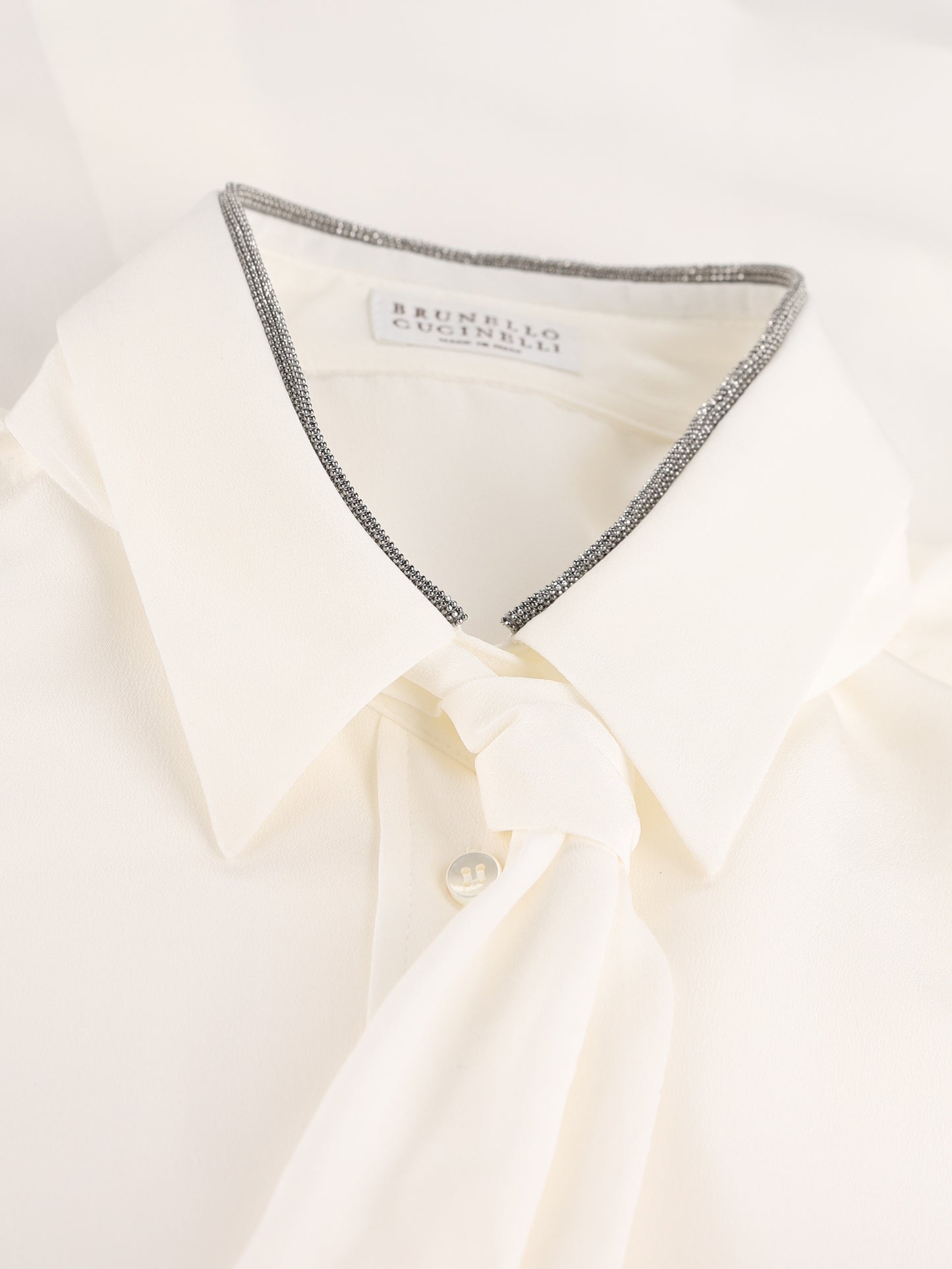 Camicia realizzata in seta. MB993M3A26 C600 BRUNELLO CUCINELLI 