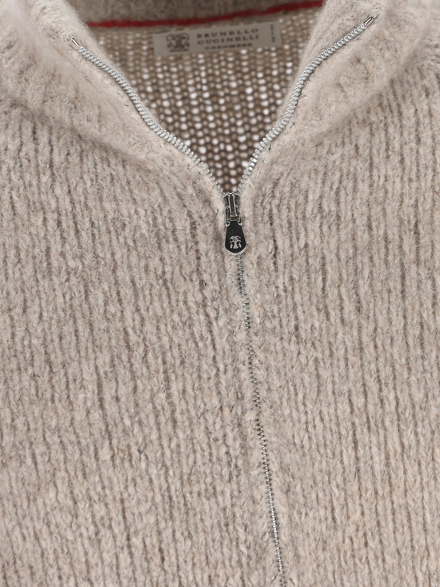 Cardigan realizzato in cashmere e seta. MET302116 C9770 BRUNELLO CUCINELLI 