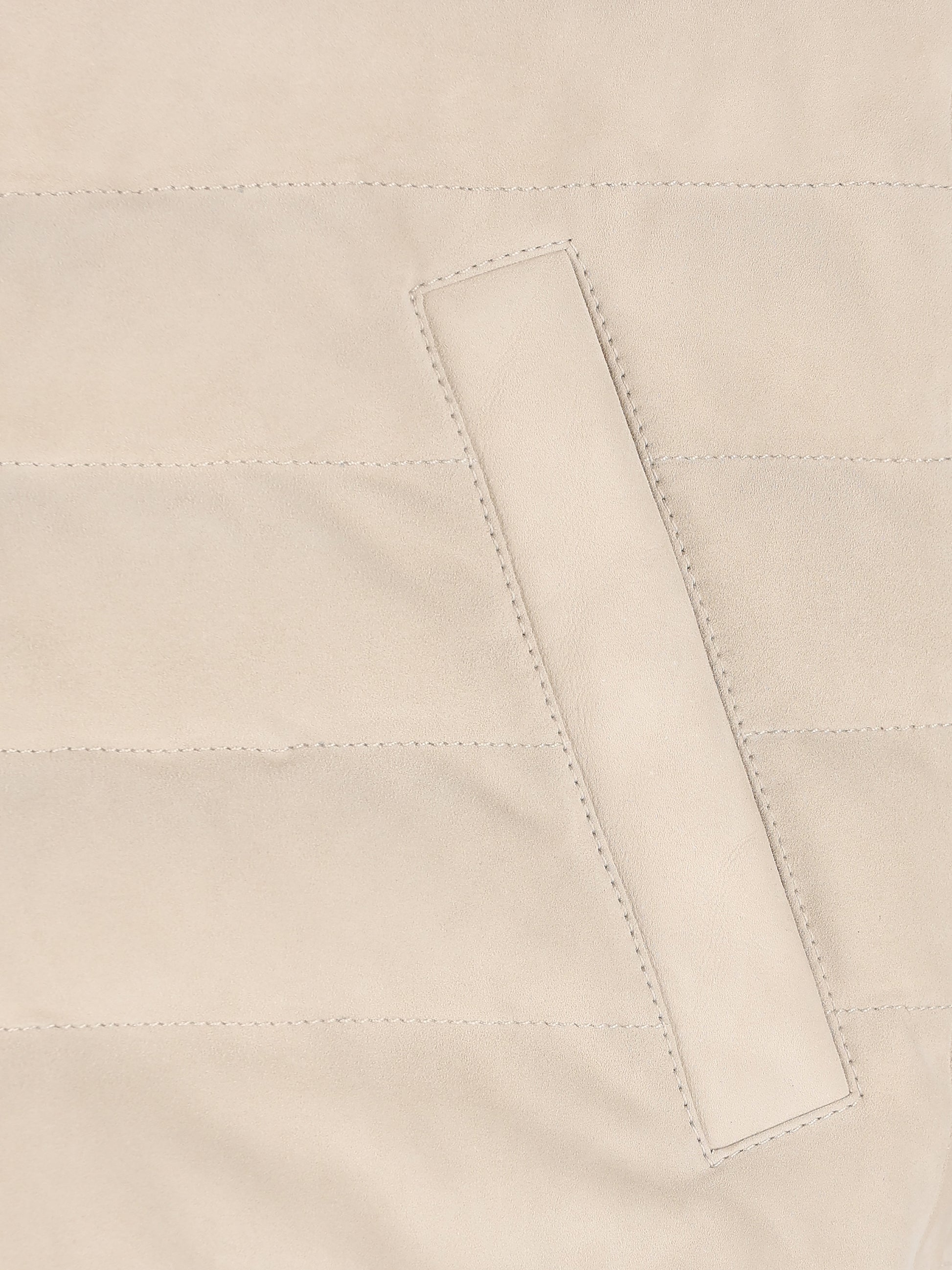 Gilet realizzato in pelle. MPCLF2098 CYX41 BRUNELLO CUCINELLI 