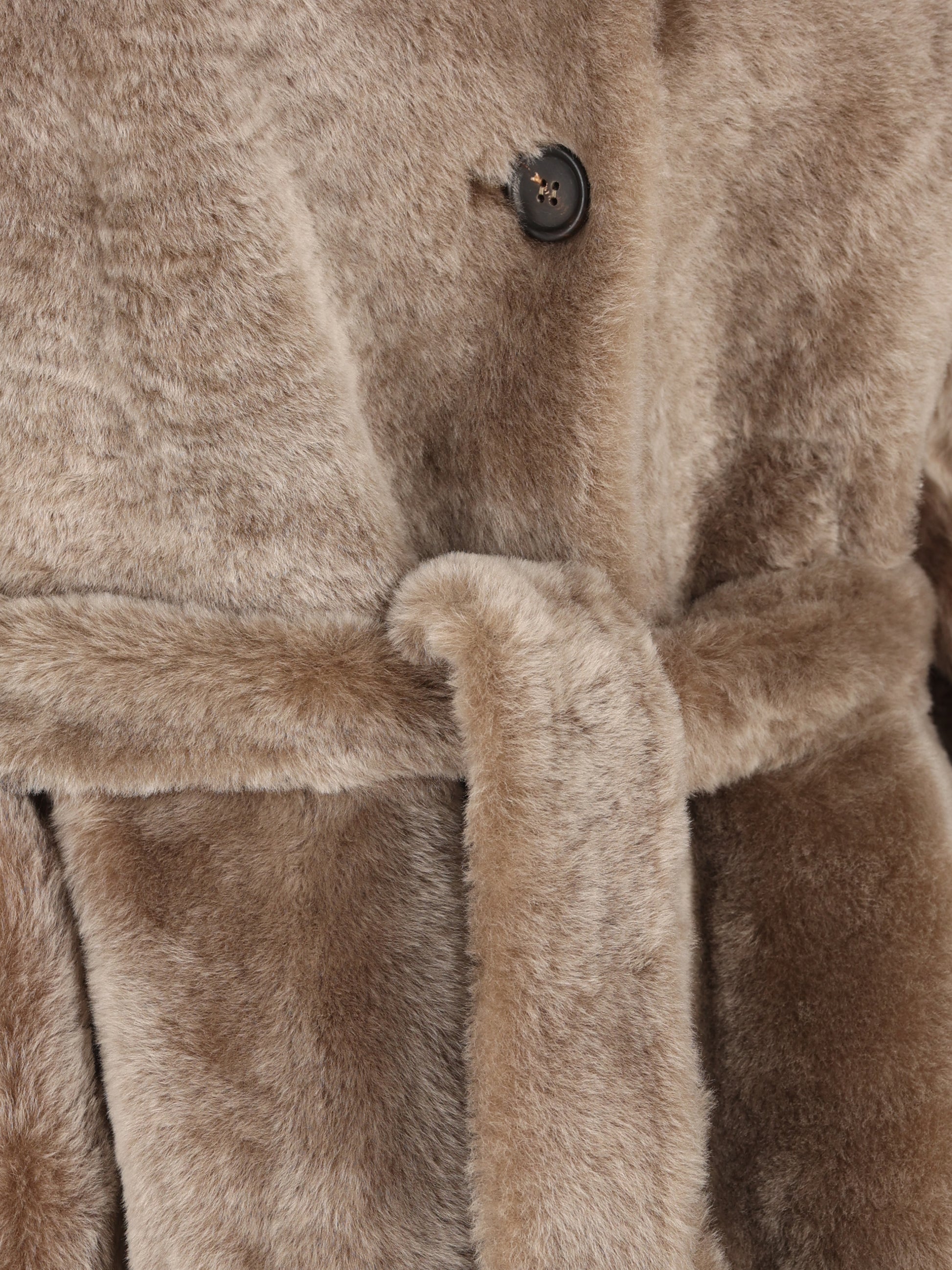 Cappotto realizzato in pelliccia. MPMRA9794 C9807 BRUNELLO CUCINELLI 