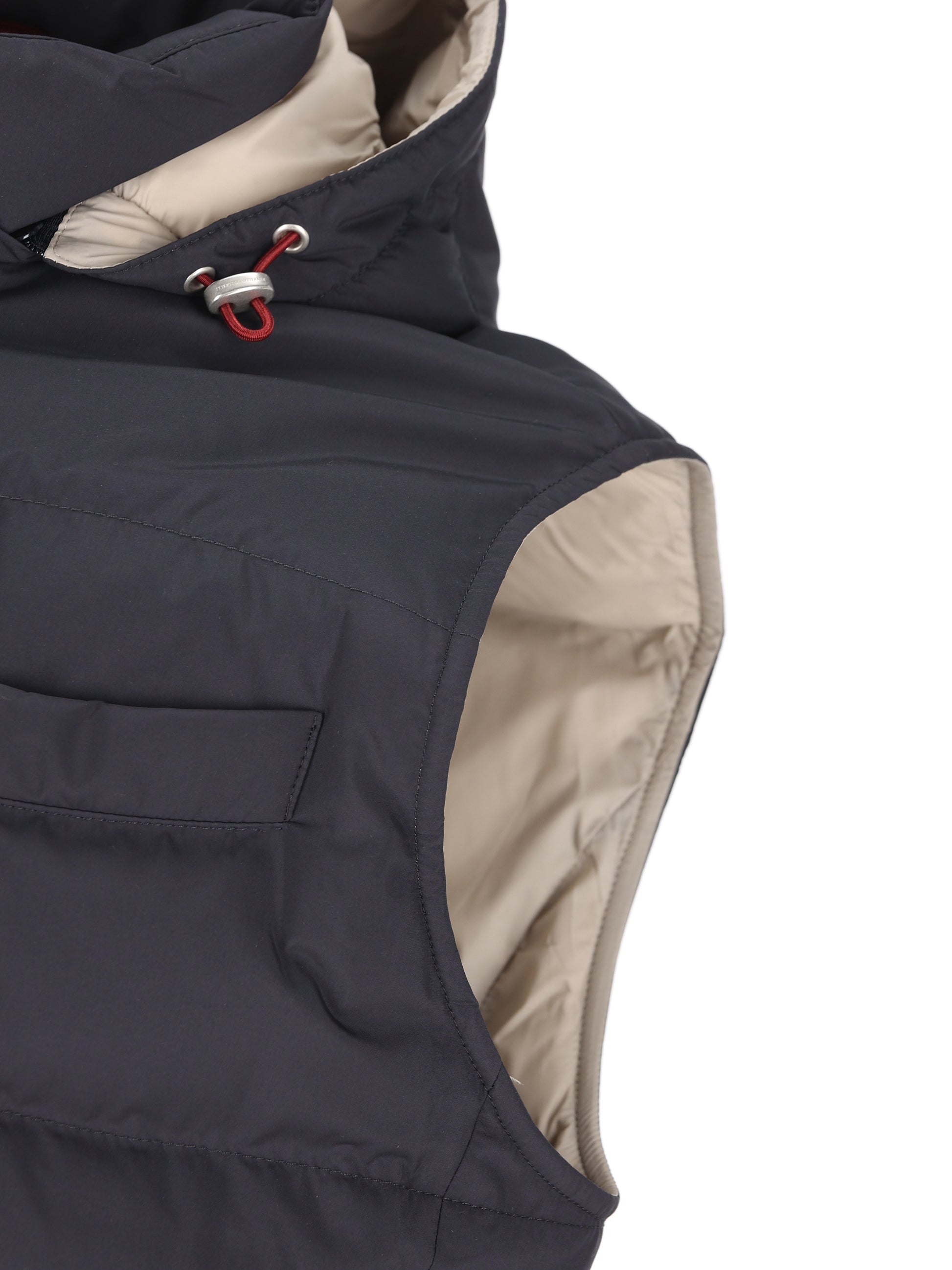 Gilet realizzato in poliestere. MV4081628 CIX44 BRUNELLO CUCINELLI 