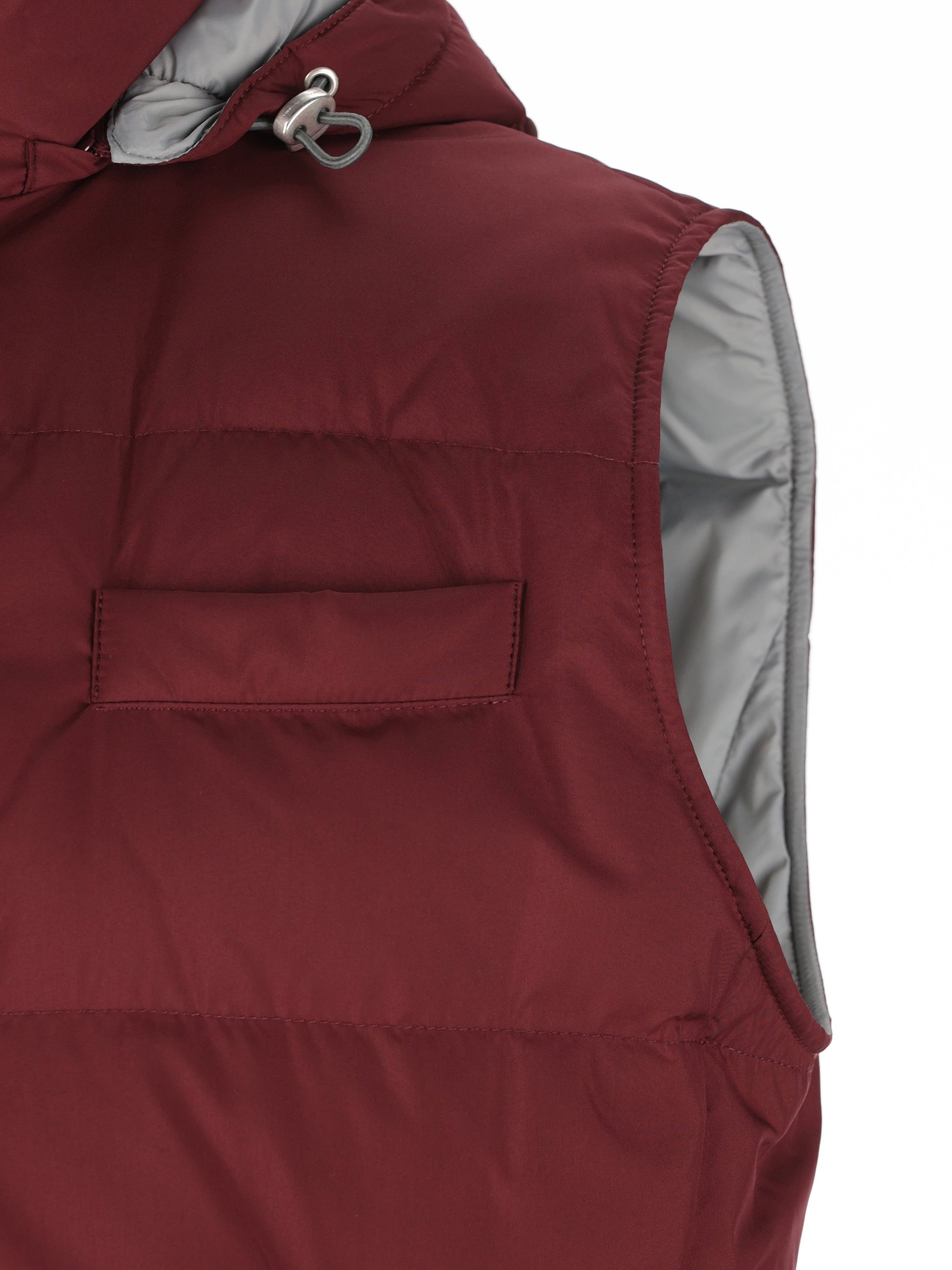 Gilet realizzato in poliestere. MV4081628 CWB13 BRUNELLO CUCINELLI 
