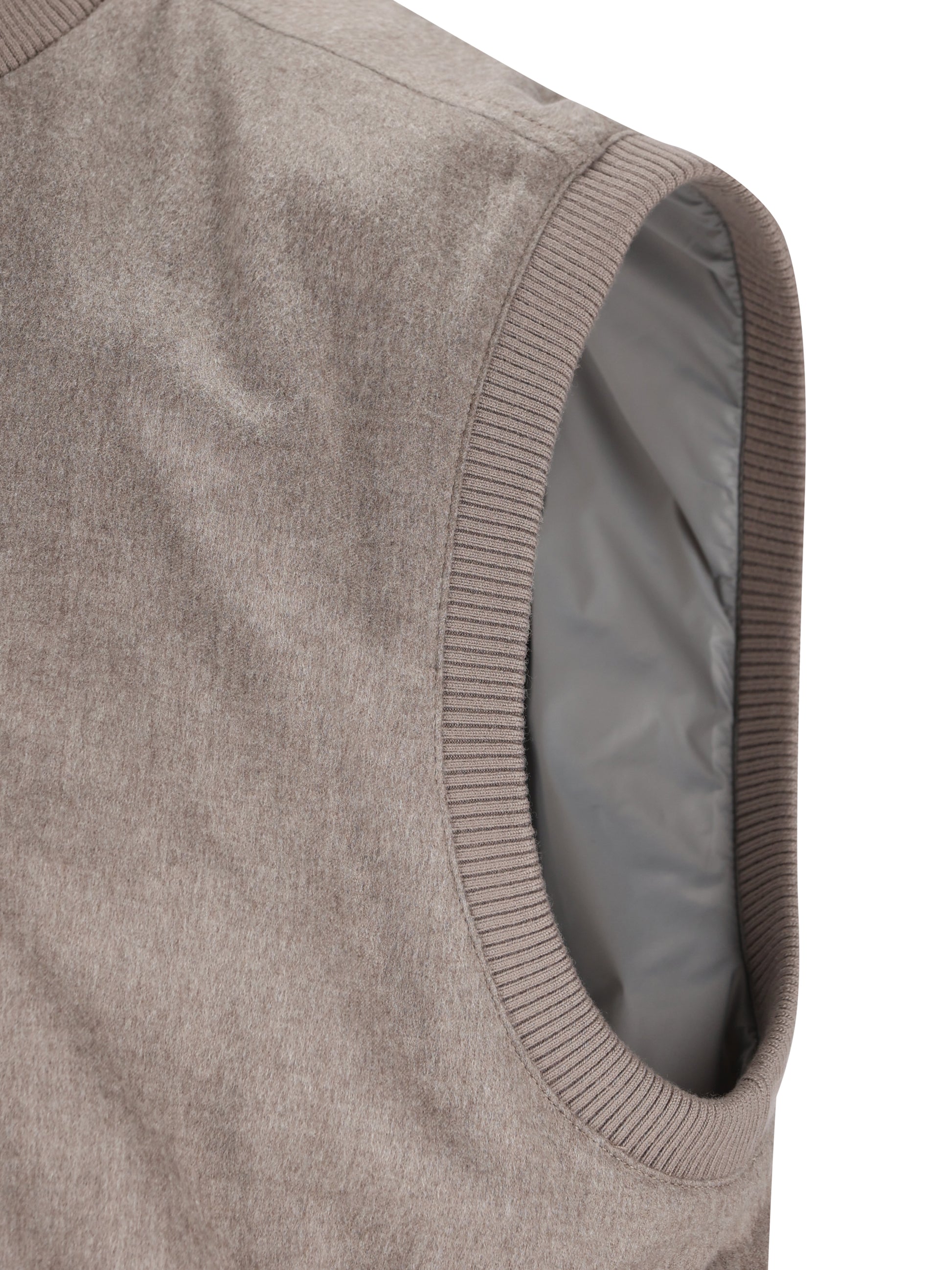 Gilet in cashmere MV4216000 CJW71 BRUNELLO CUCINELLI 