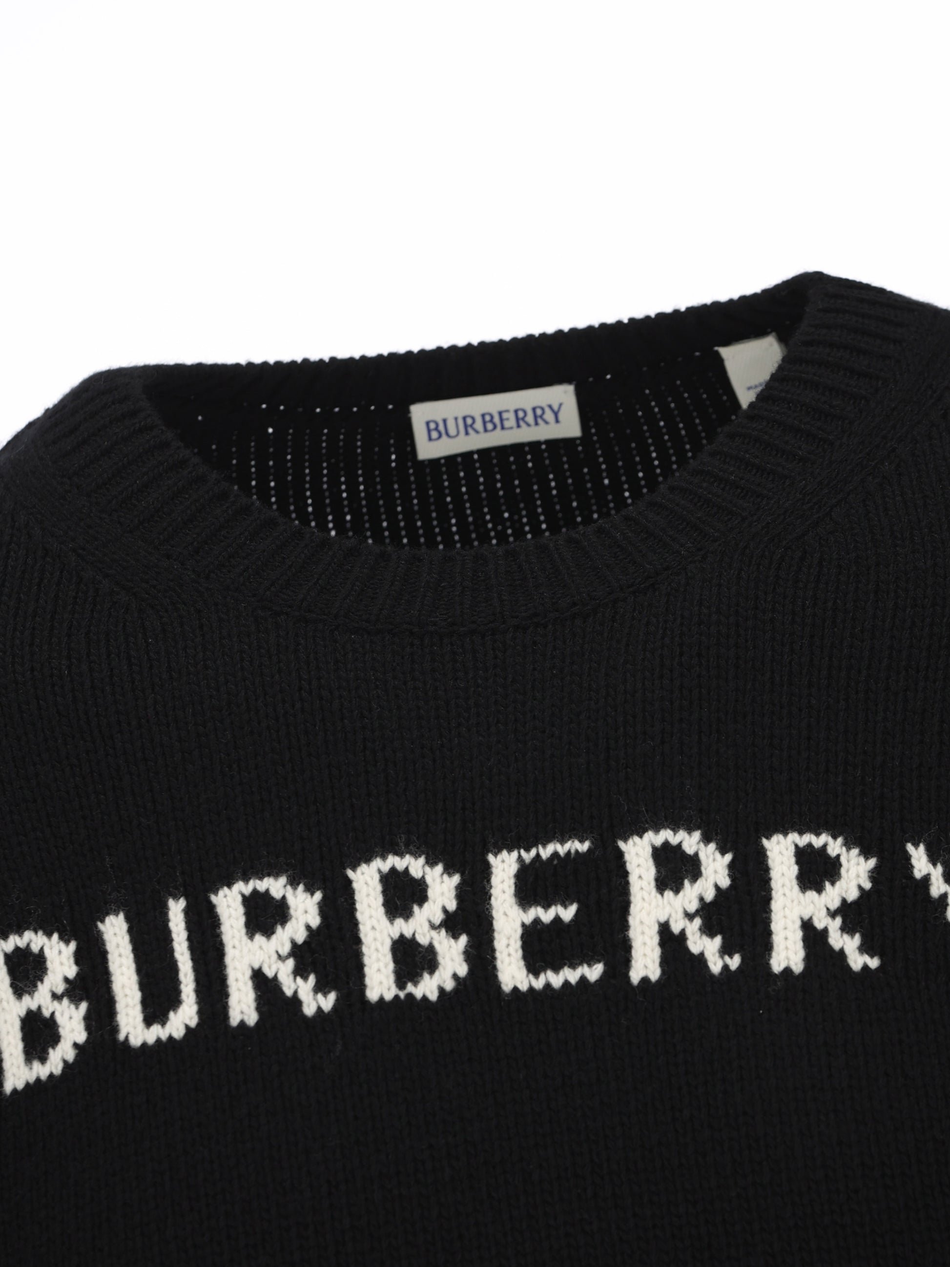 Maglia realizzata in lana e cashmere. 8101952 A1189 BURBERRY 