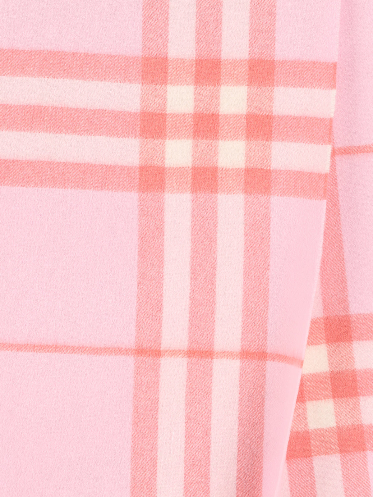 Sciarpa realizzata in cashmere. 8124998 C5284 BURBERRY 