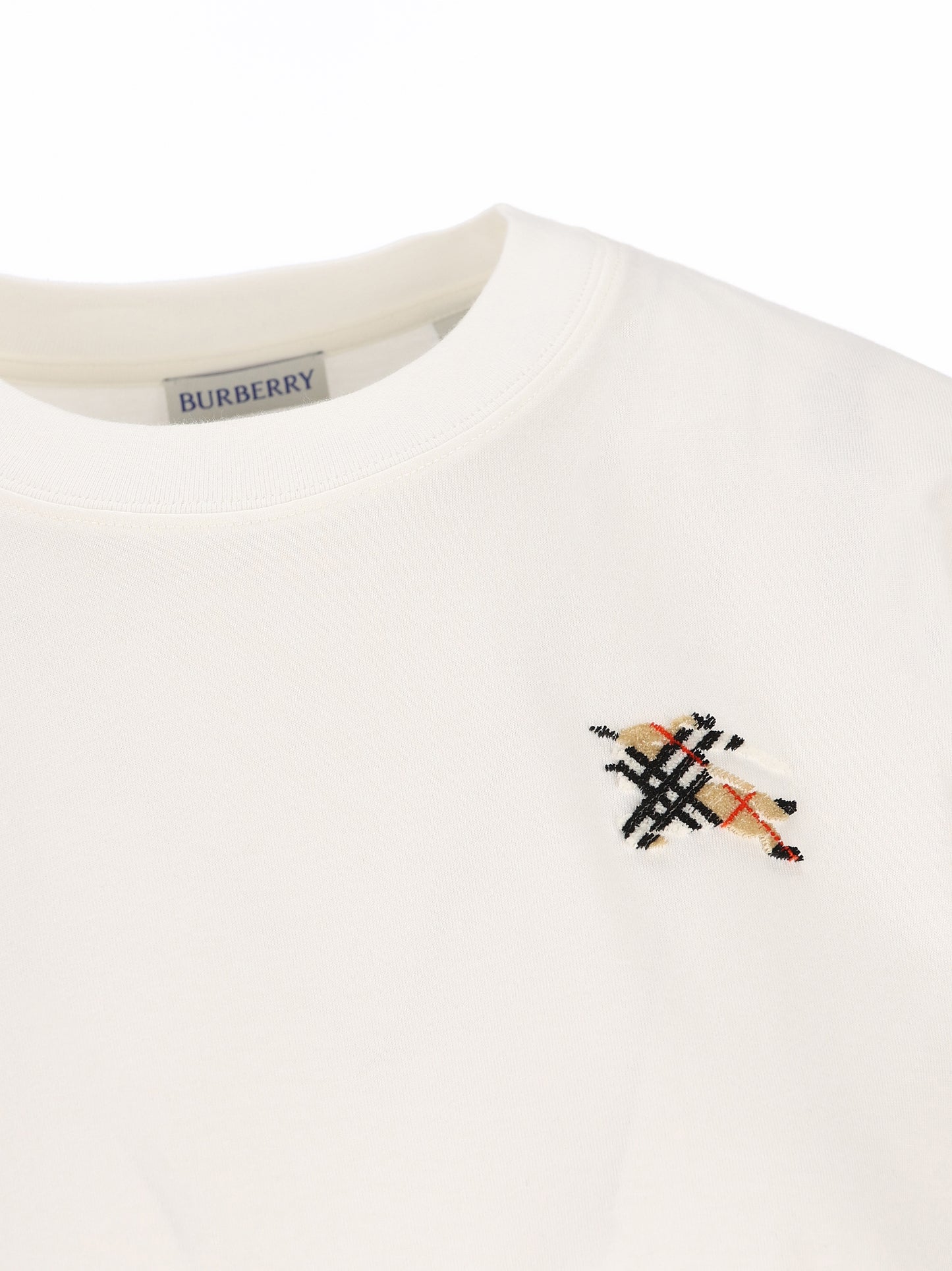 T-Shirt realizzata in cotone. 8127956 B7078 BURBERRY 
