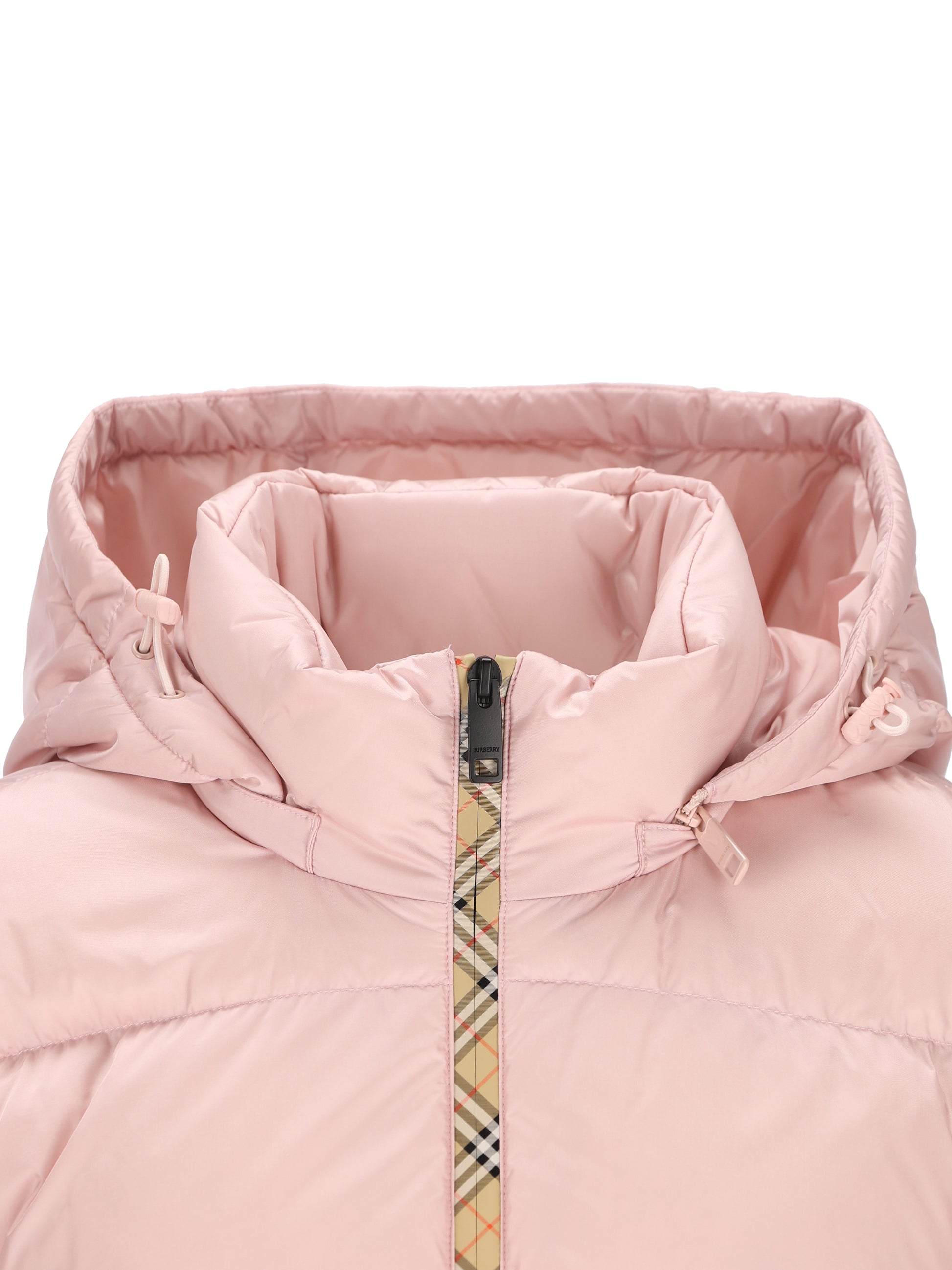 Piumino realizzato in poliammide. 8131356 C4016 BURBERRY 