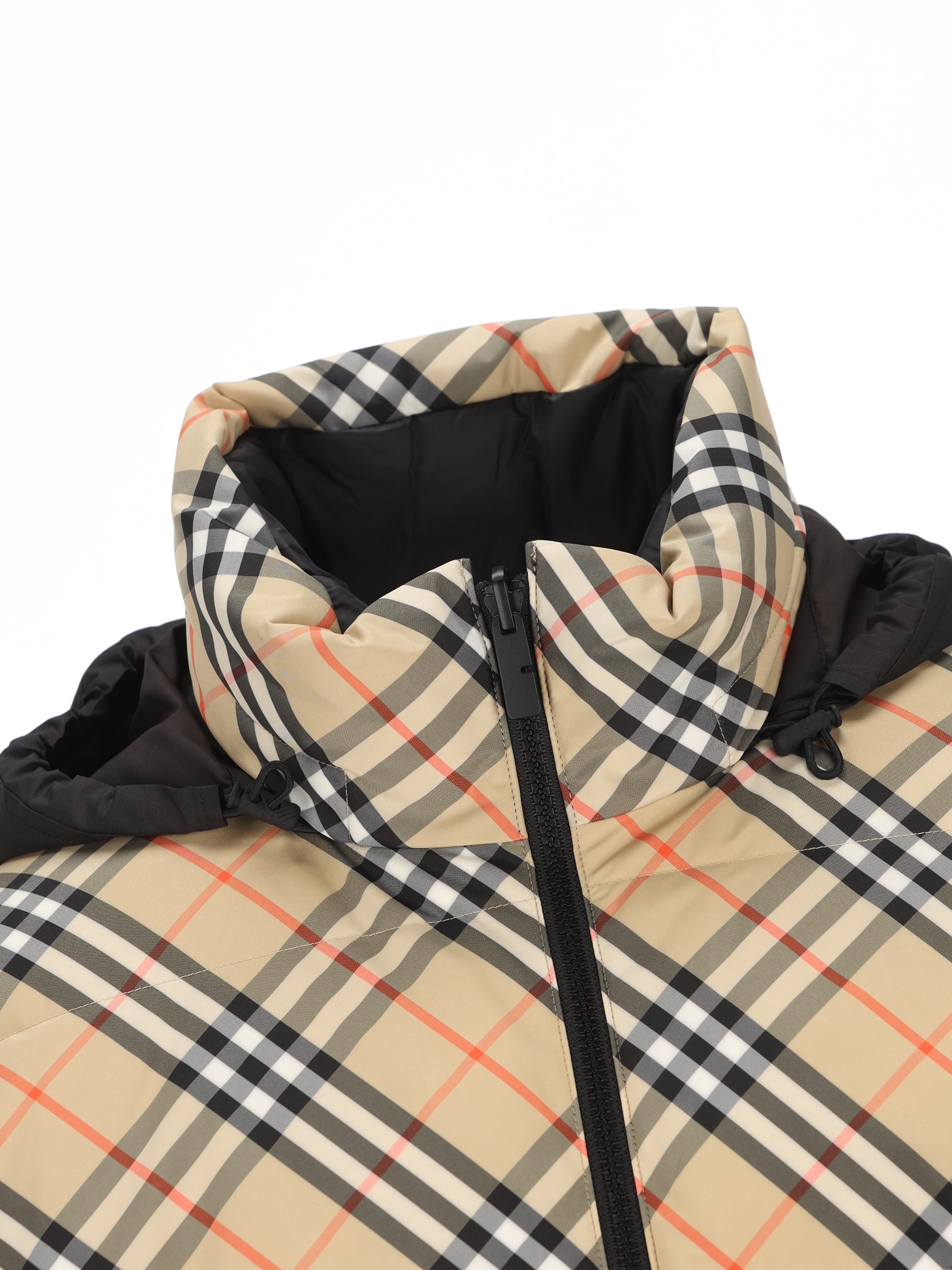 Piumino reversibile realizzato in poliestere 8131877 B9368 BURBERRY 