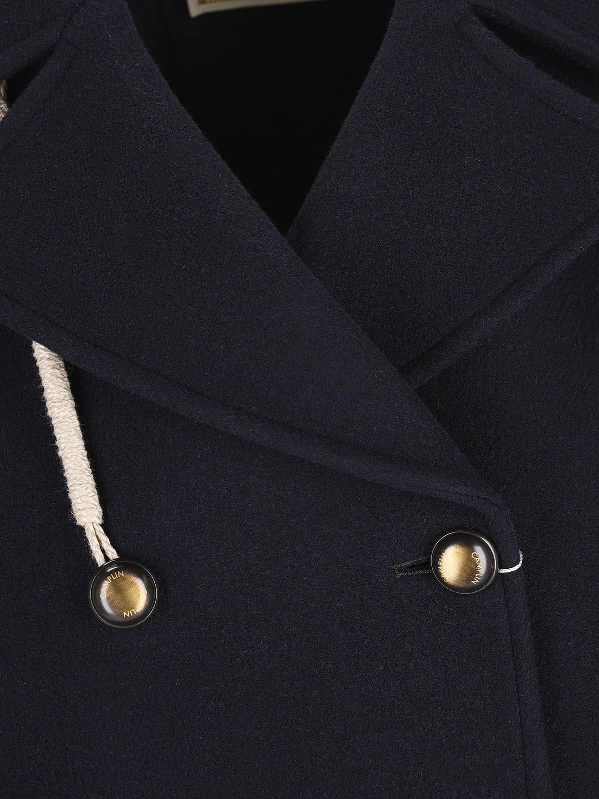 Cappotto realizzato in lana. 38340020 BN CAMPLIN 
