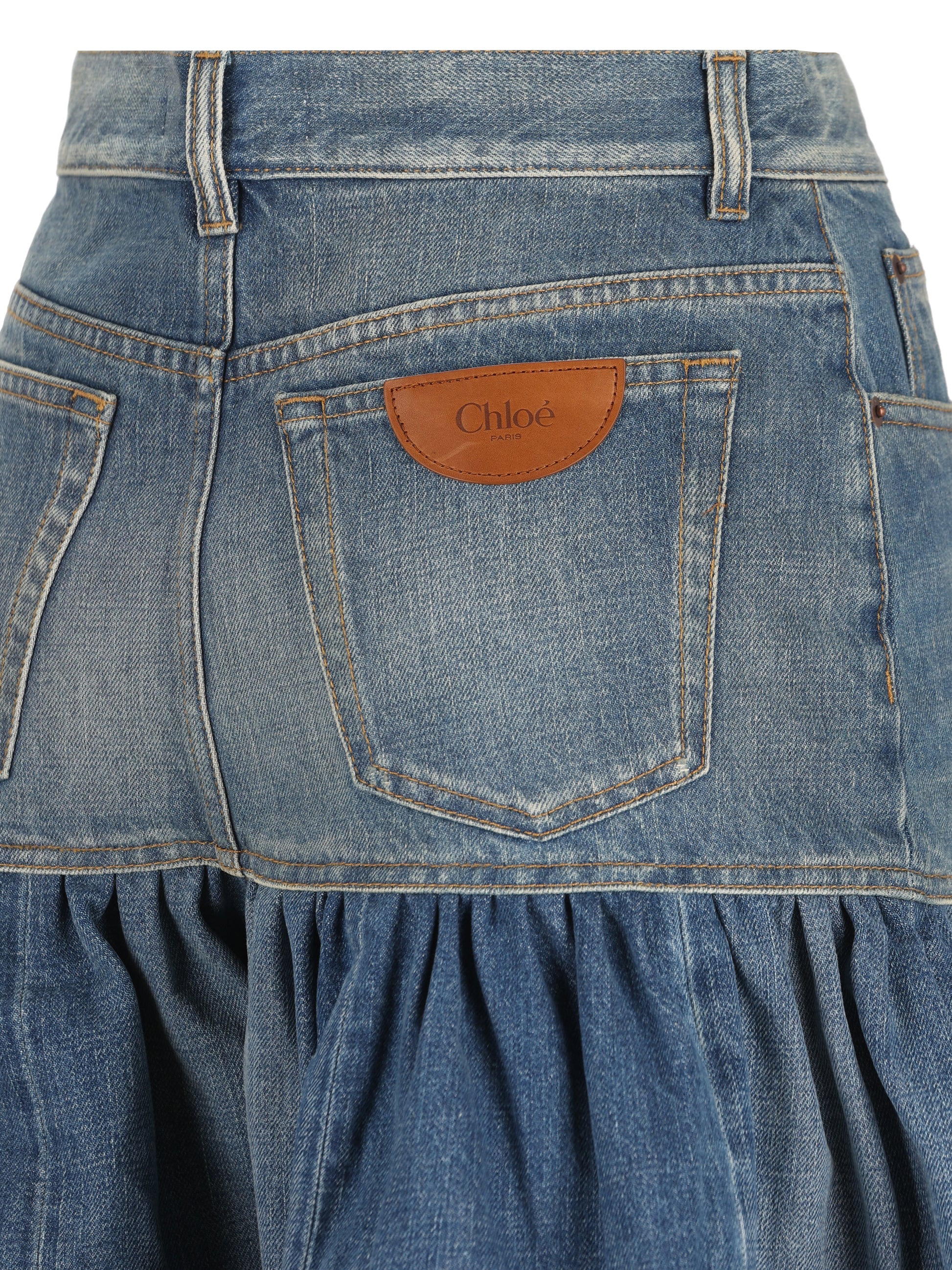 Pantaloni realizzati in denim. CH26ADP50901 40C CHLOE' 