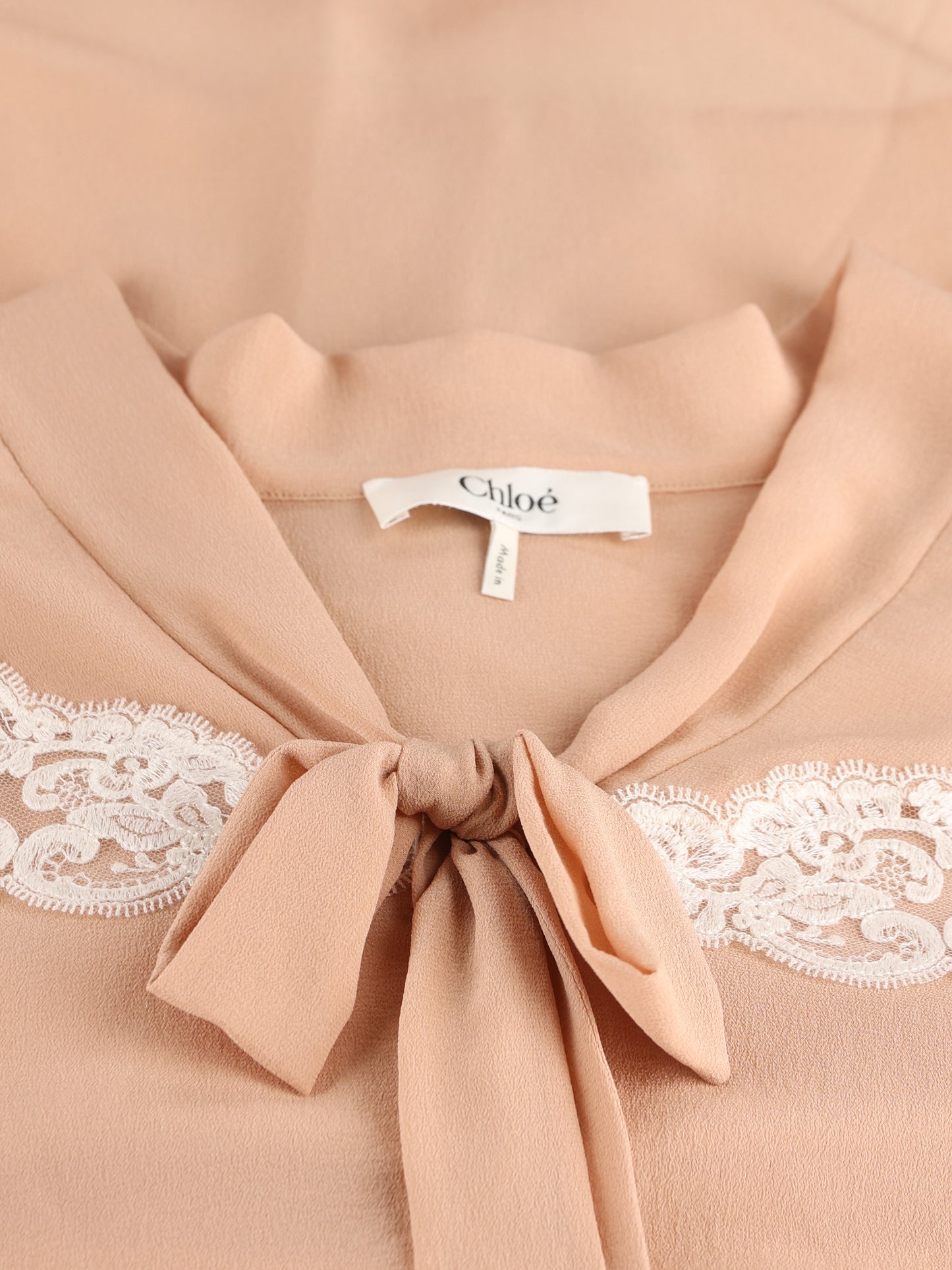 Camicia realizzata in seta. CH26AHT38002 6H7 CHLOE' 