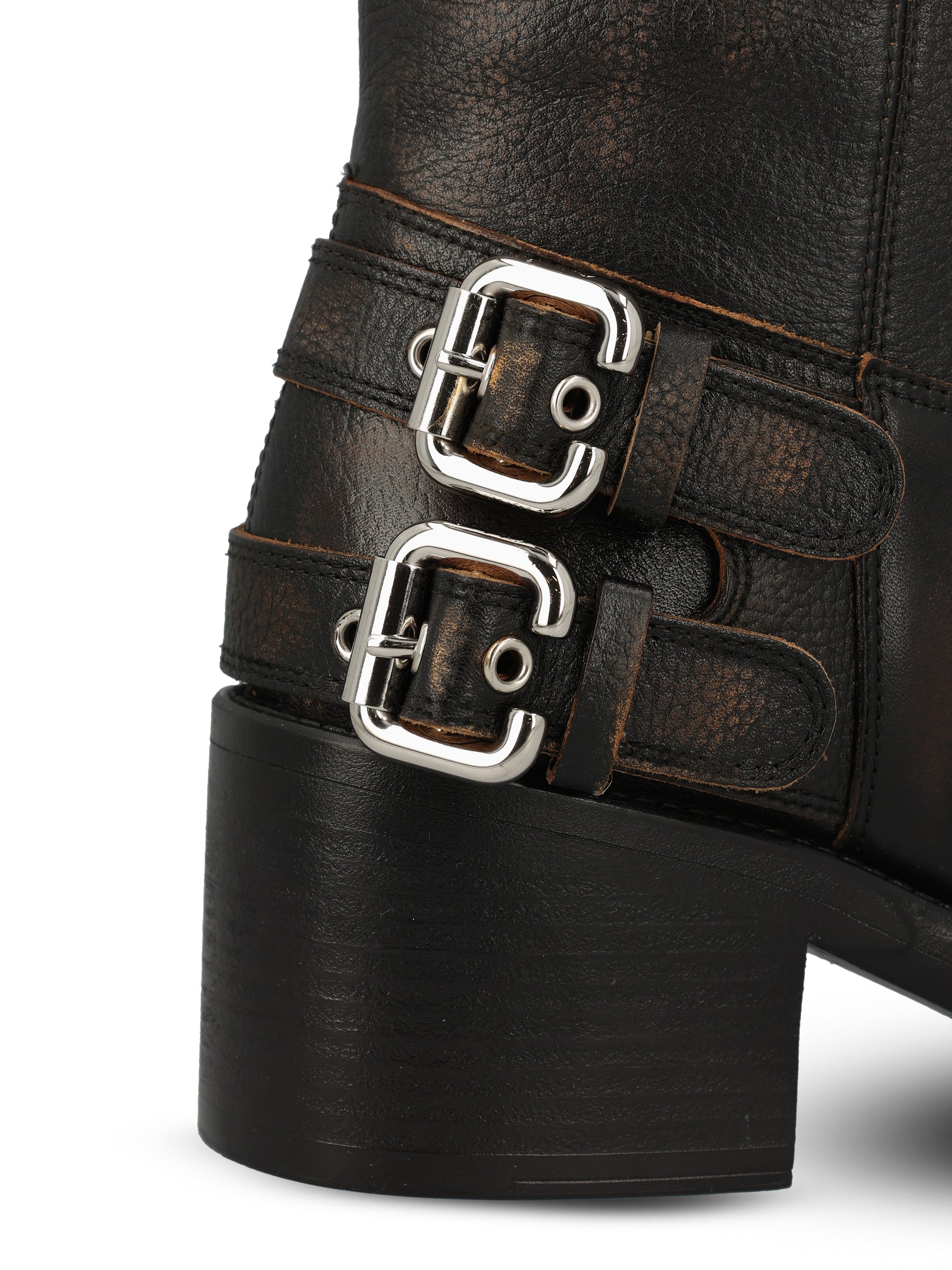 Stivali realizzati in pelle. CHC25A12ESY 001 CHLOE' 