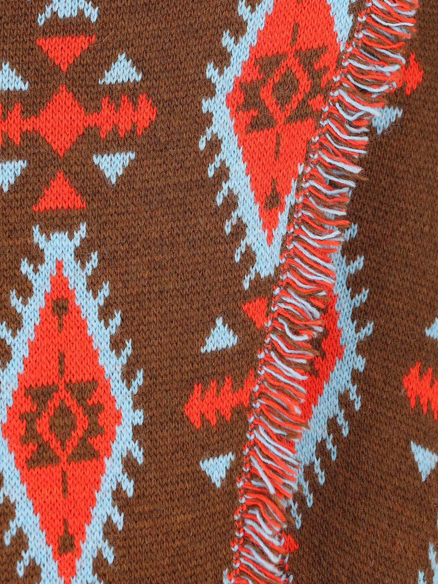 Gonna realizzata in misto acrilico. 22600-72 CHOCOLATE/RED COLOUR MARKET 