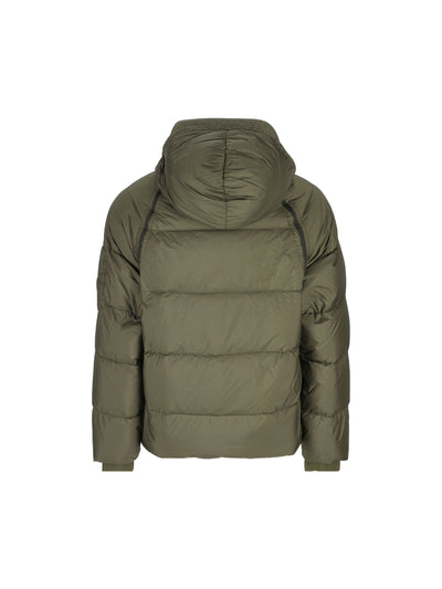 Piumino realizzato in nylon. 21CMOW210A 110655G683 C.P COMPANY 