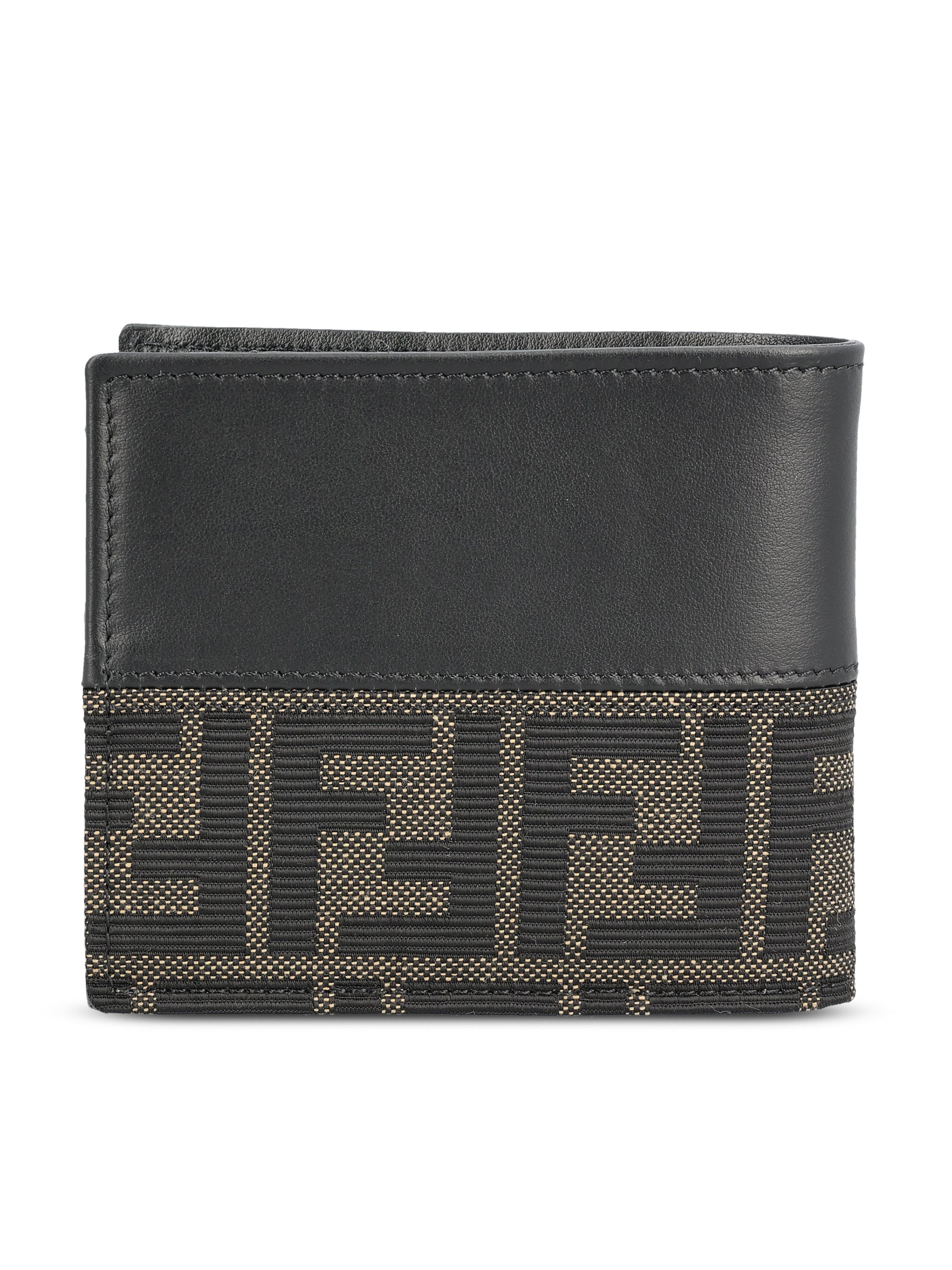 Portafoglio realizzato in pelle di vitello. 7M0169 B139F0XLL FENDI 