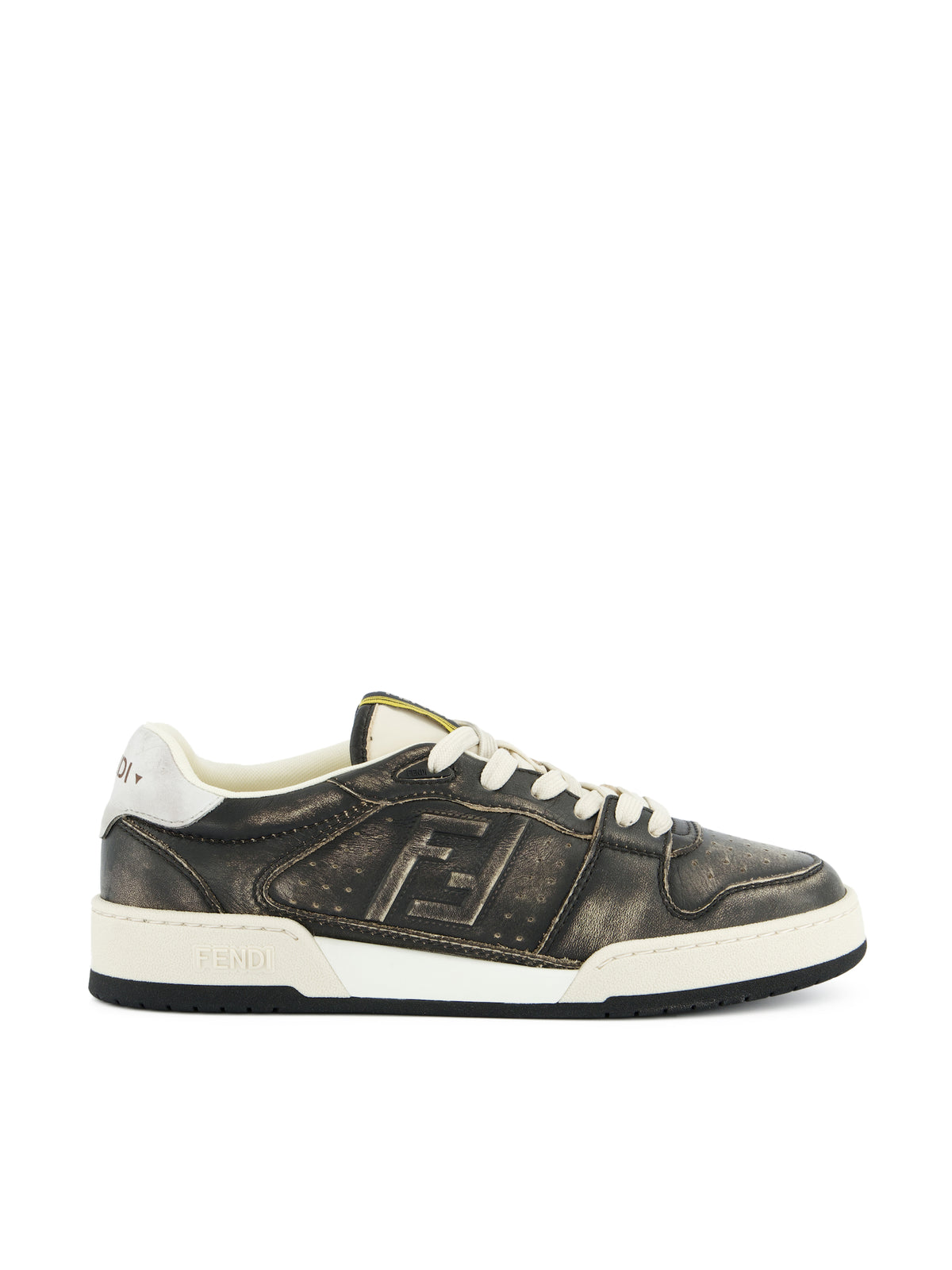 Sneakers realizzate in pelle. 8E9084 B17YF1XJT FENDI 